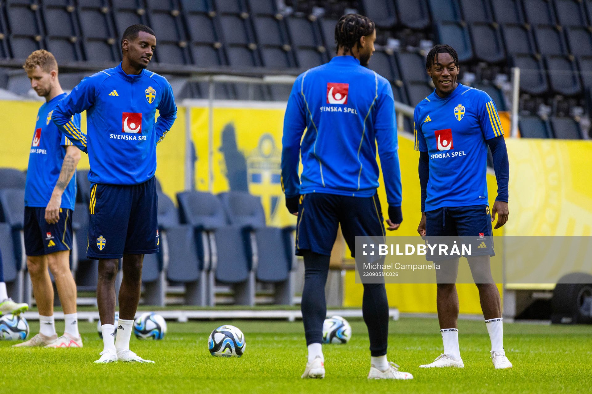 Alexander Isak, Jens Cajuste, and Anthony Elanga of Sweden