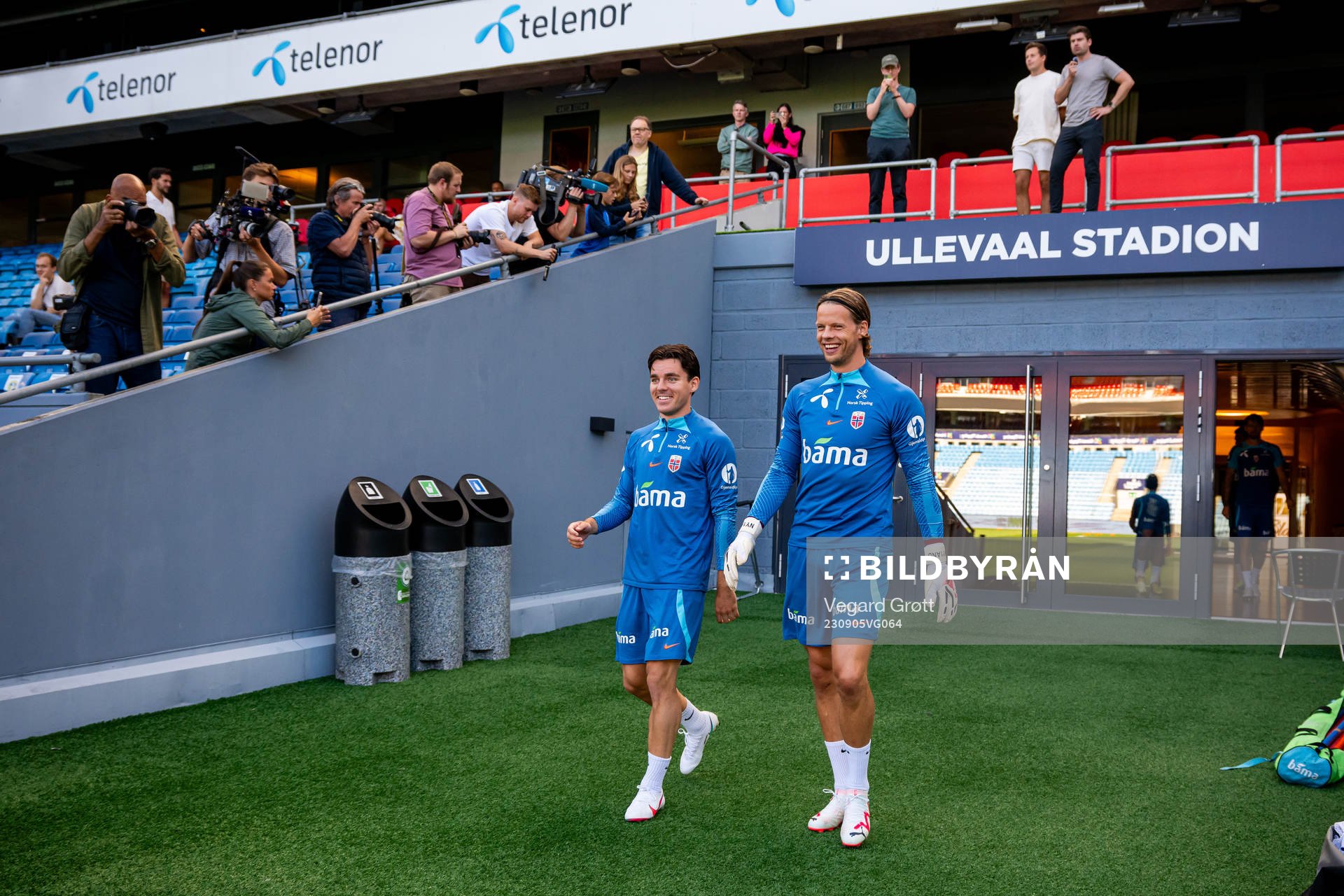 Hugo Vetlesen and goalkeeper Ørjan Håskjold Nyland of the