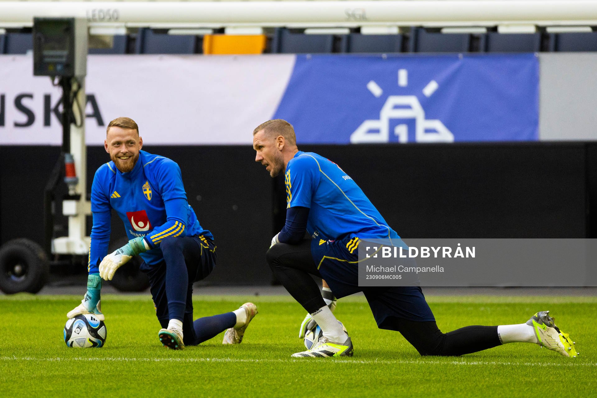 Robin Olsen and Viktor Johansson of Sweden