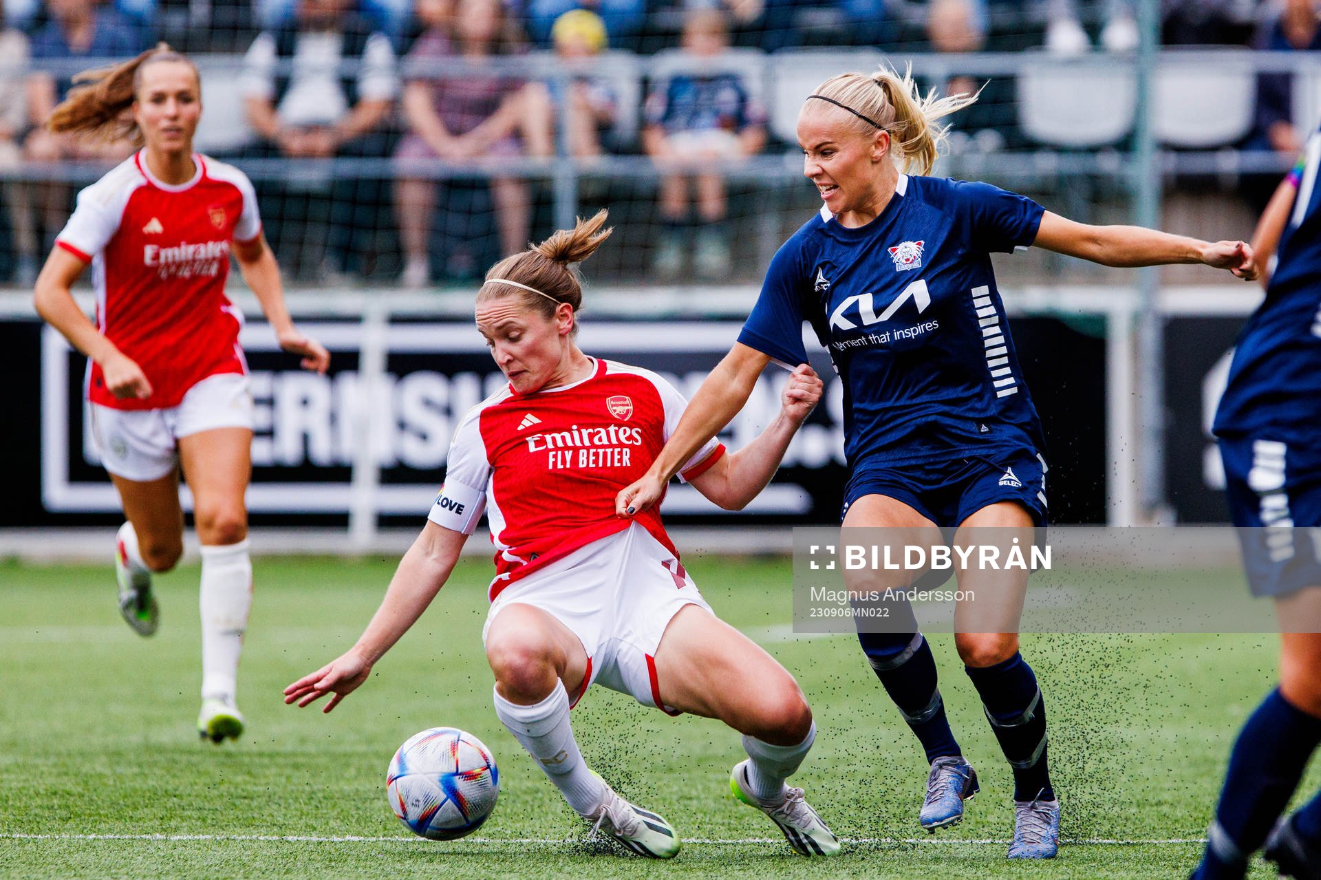 Kim Little of Arsenal och Stina Lennartsson of Linköping