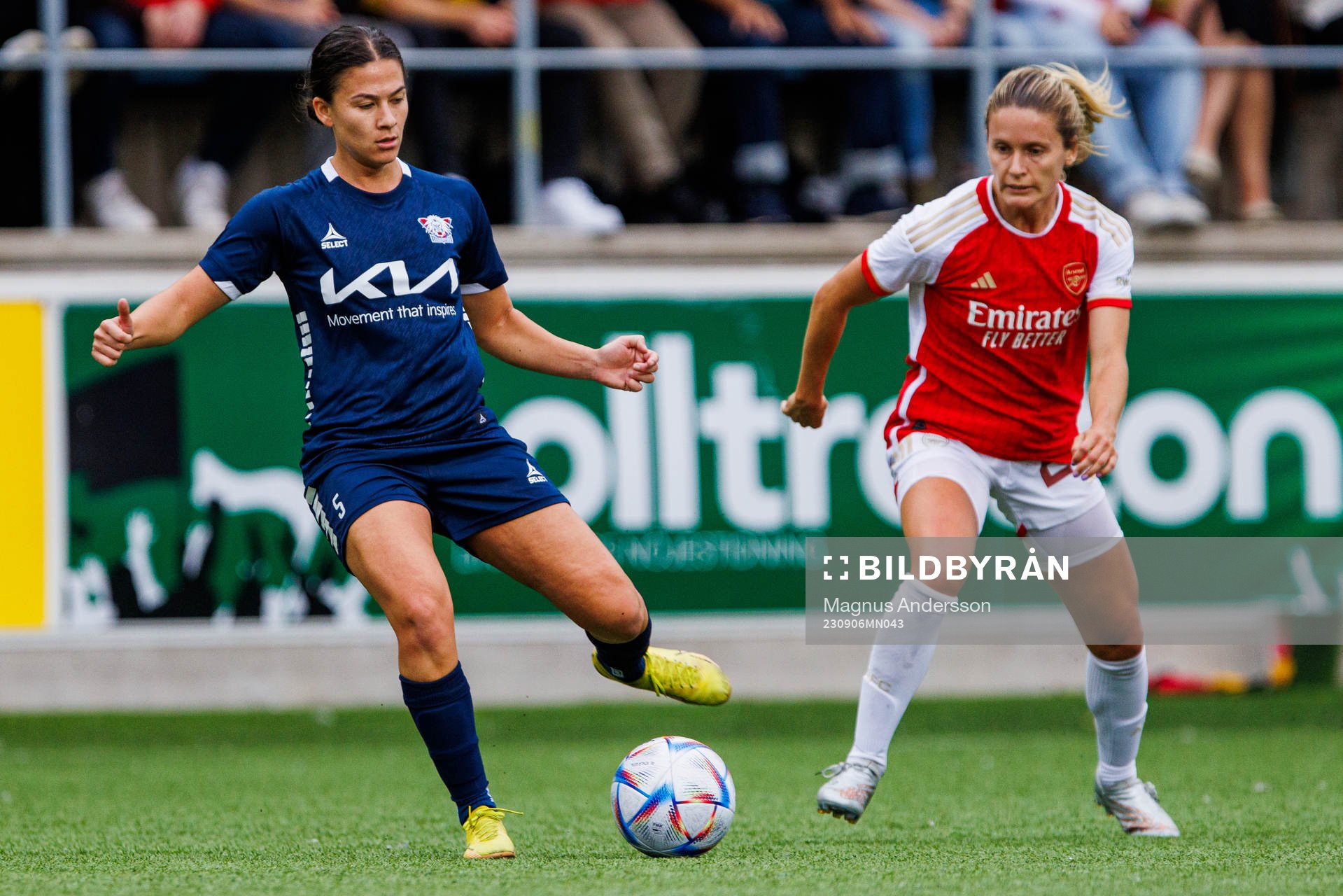 Linköpings Angela Beard och Arsenals Cloé Lacasse