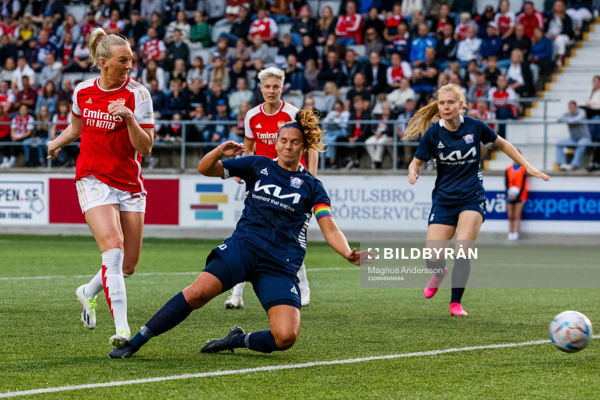 Stina Blackstenius of Arsenal scores 0-3