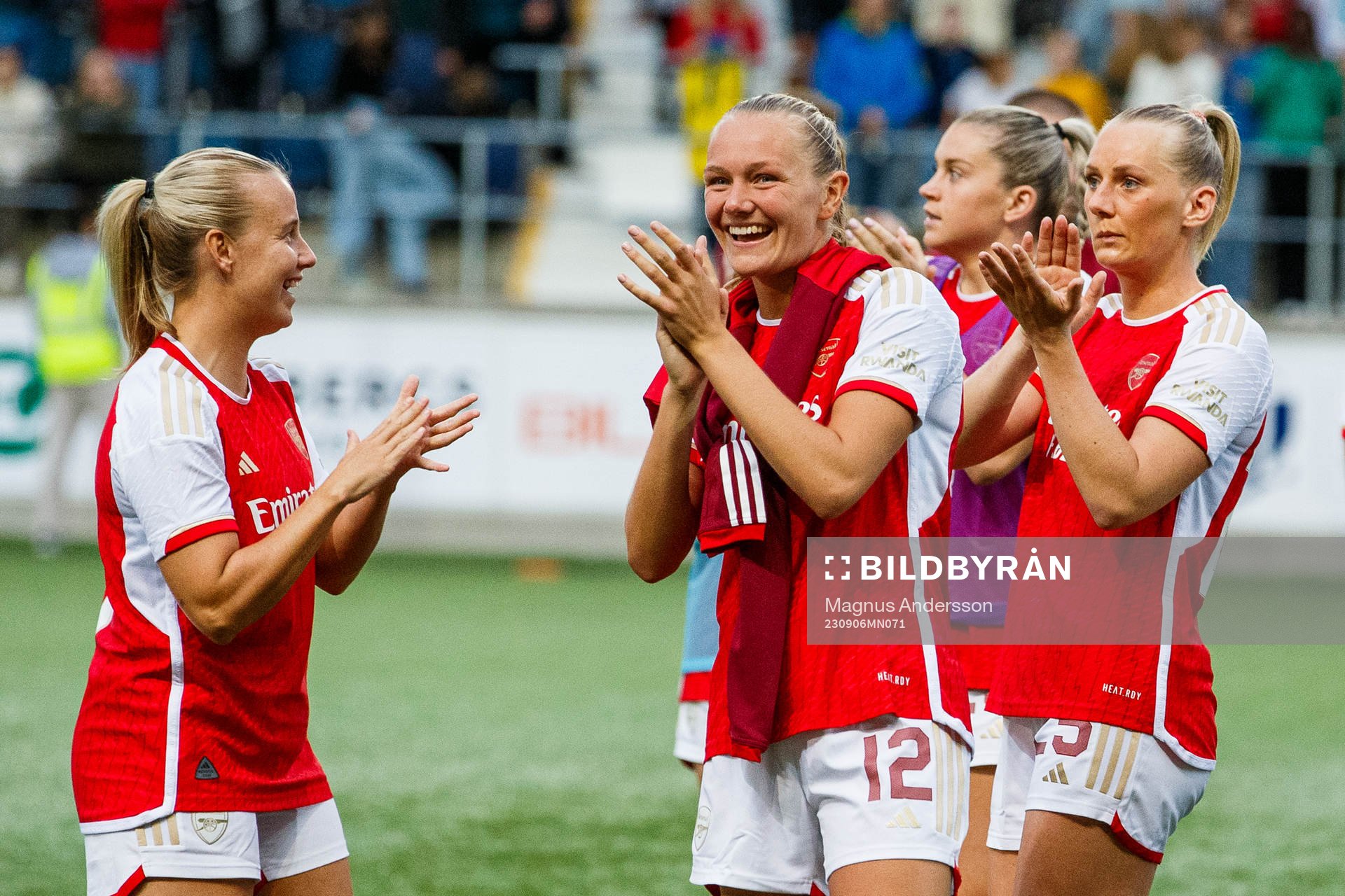 Frida Maanum of Arsenal thanks the spectators after the UEFA Women’s Champions League round 1 semifinal match between Linköping and Arsenal on September 6, 2023 in Linköping. 
