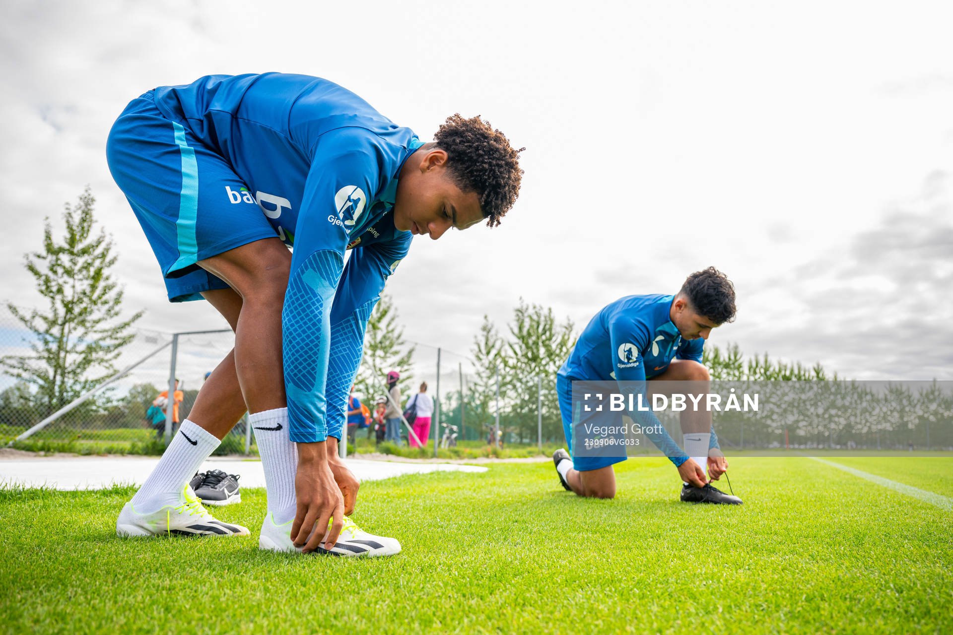 Antonio Nusa and Osame Sahraoui of the Norwegian national