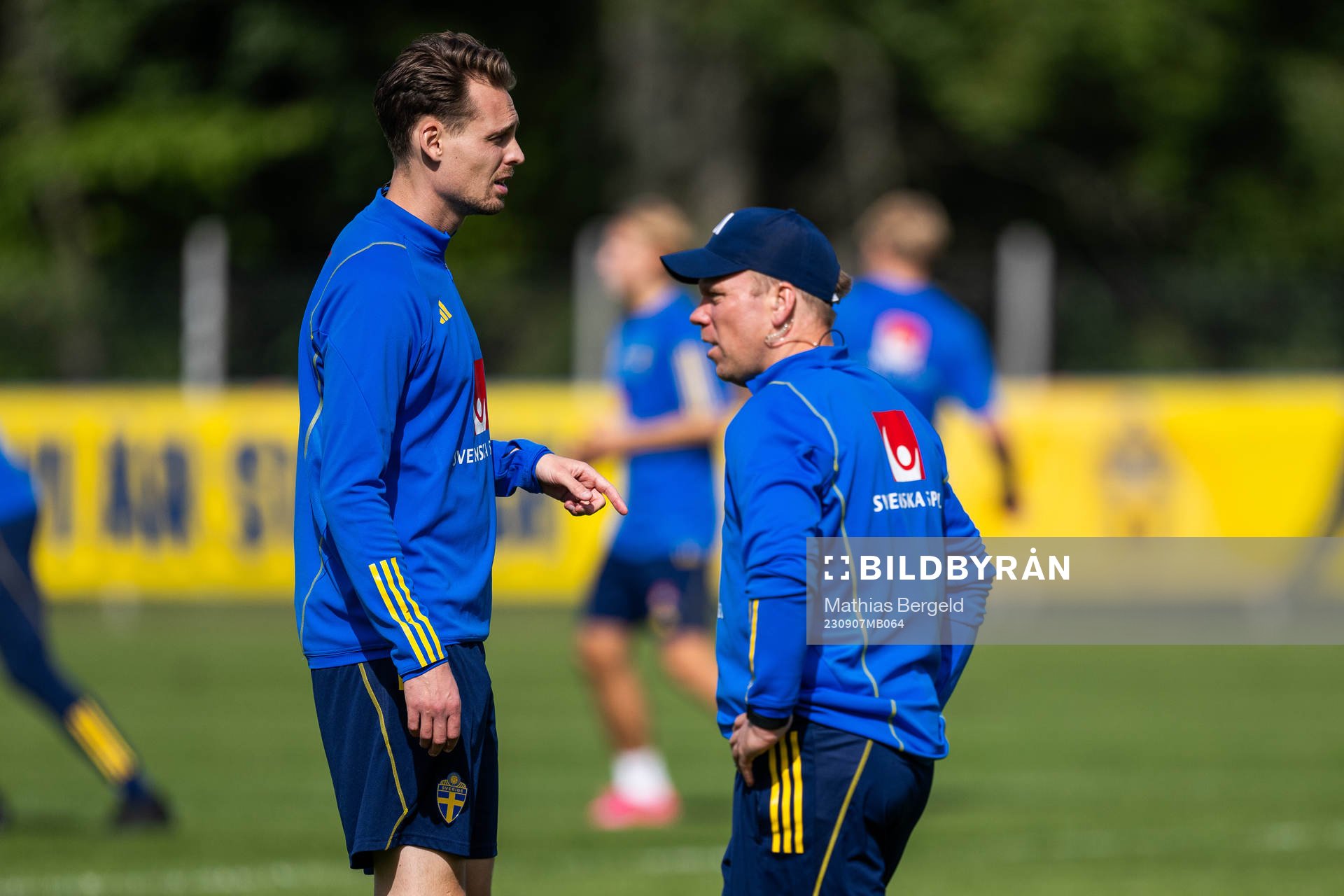 Head Coach Daniel Bäckström and assistant coach Viktor