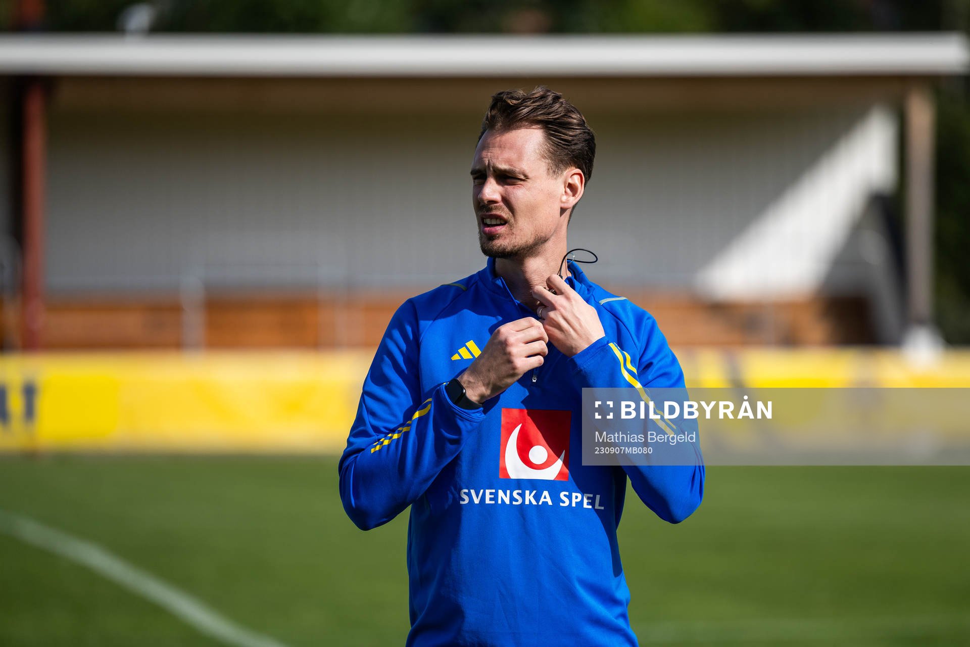 Head Coach Daniel Bäckström of the Swedish under-21