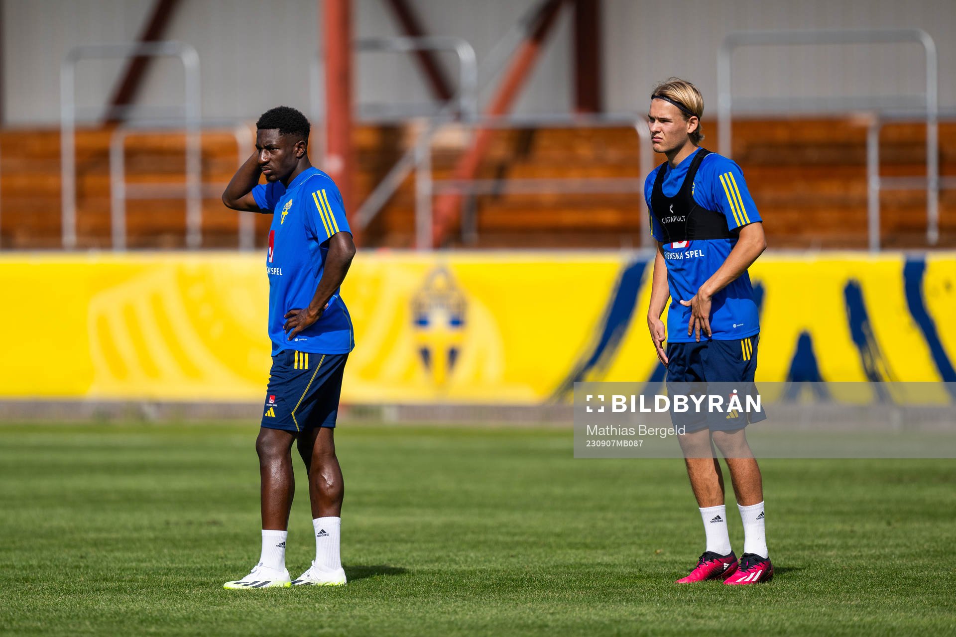 Josafat Mendes and Markus Karlsson of the Swedish under-21