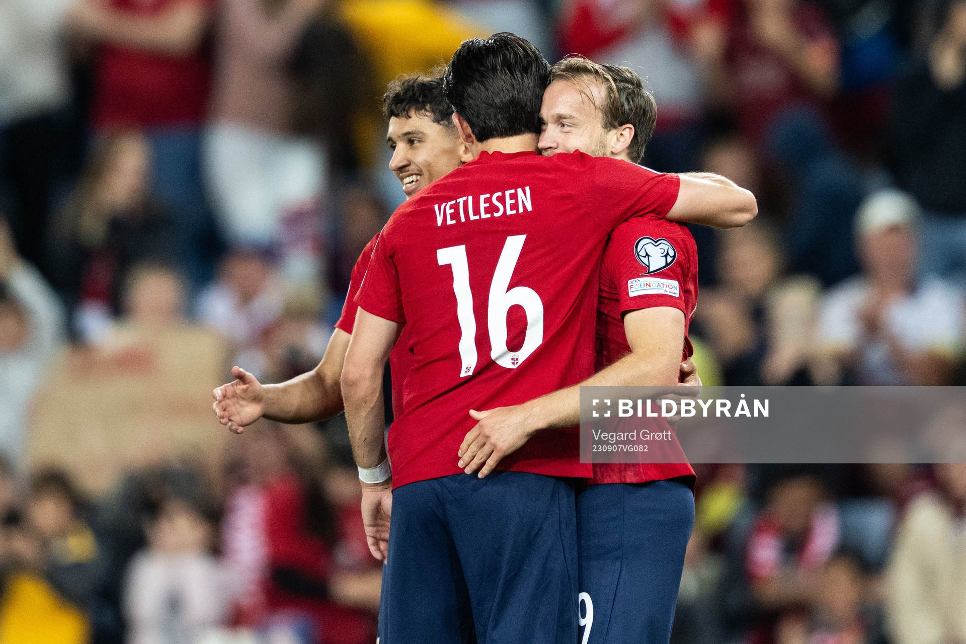 Bård Finne celebrates with Osame Sahraoui and Hugo Vetlesen after scoring 5-0 during the international friendly football match between Norway and Jordan on September 7, 2023 in Oslo. 