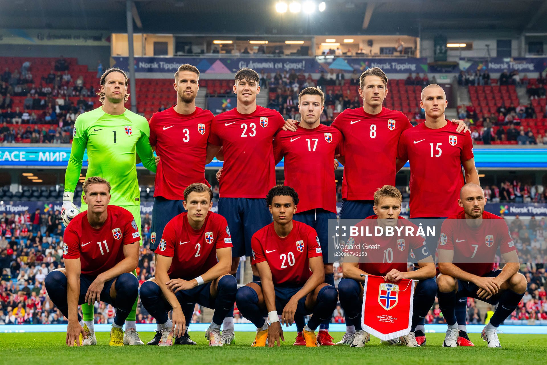 The starting eleven of Norway pose for a team photo
