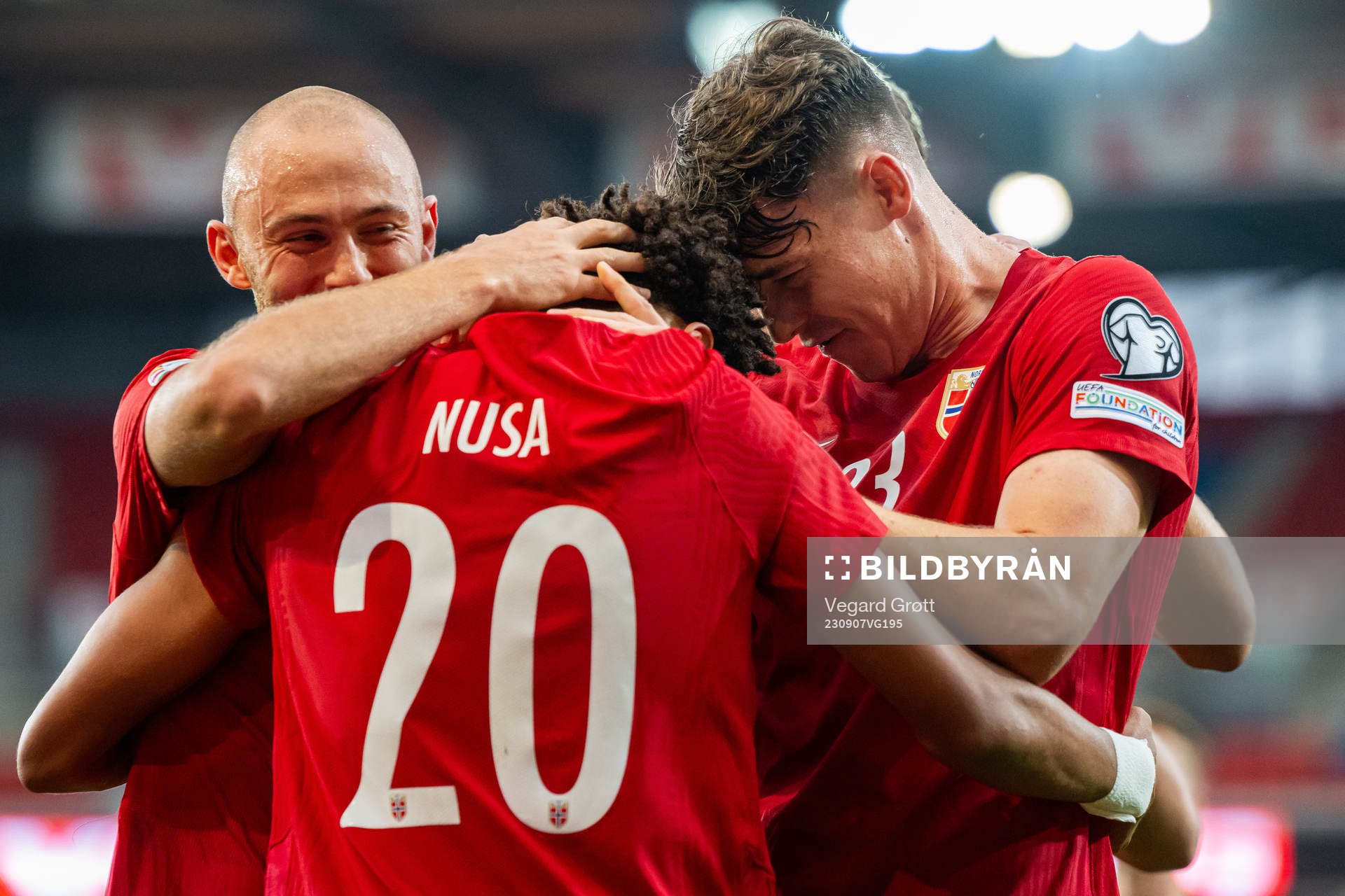 Antonio Nusa of Norway celebrates with teammates Fredrik