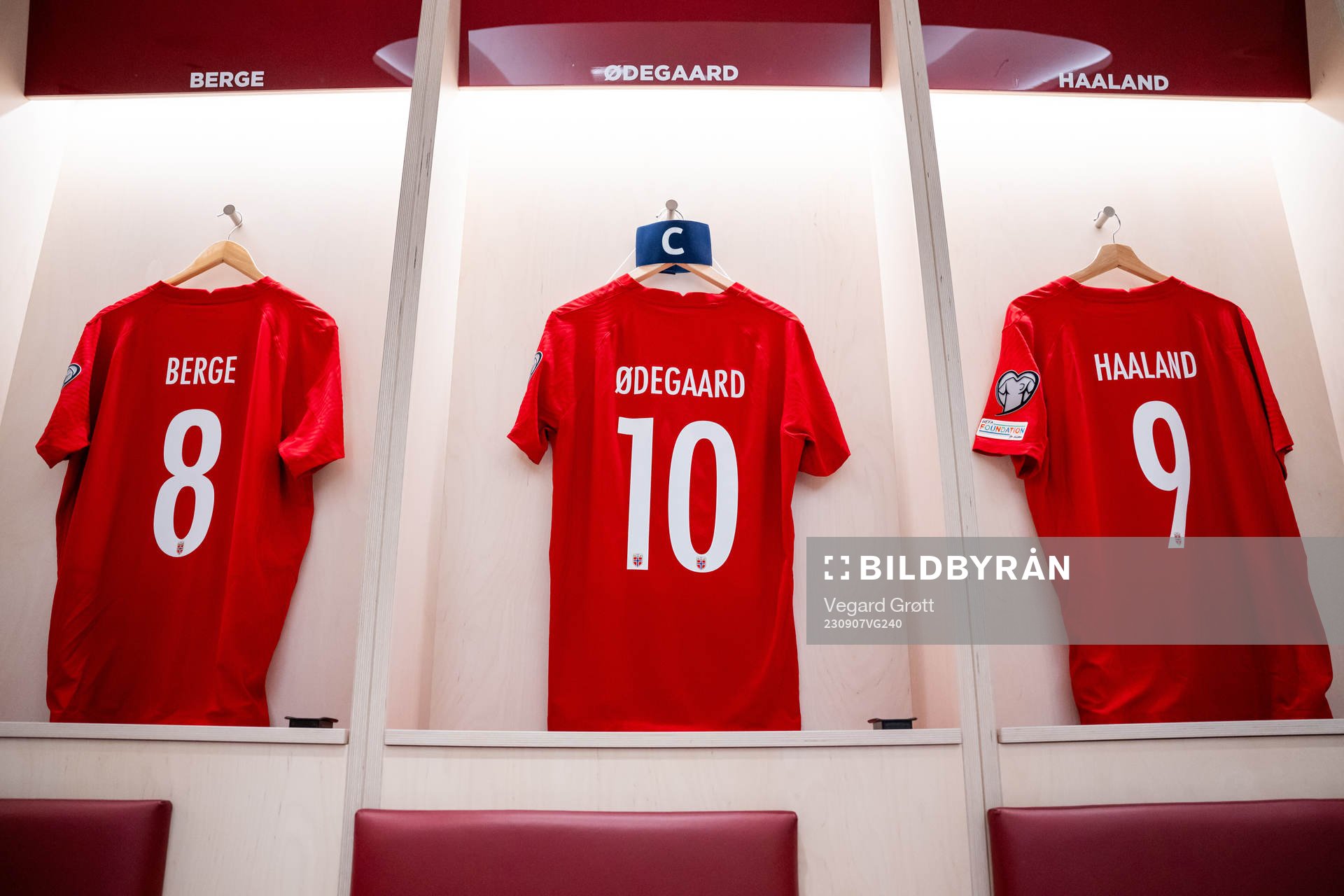 The kits of Sander Berge, Martin Ødegaard and Erling Braut
