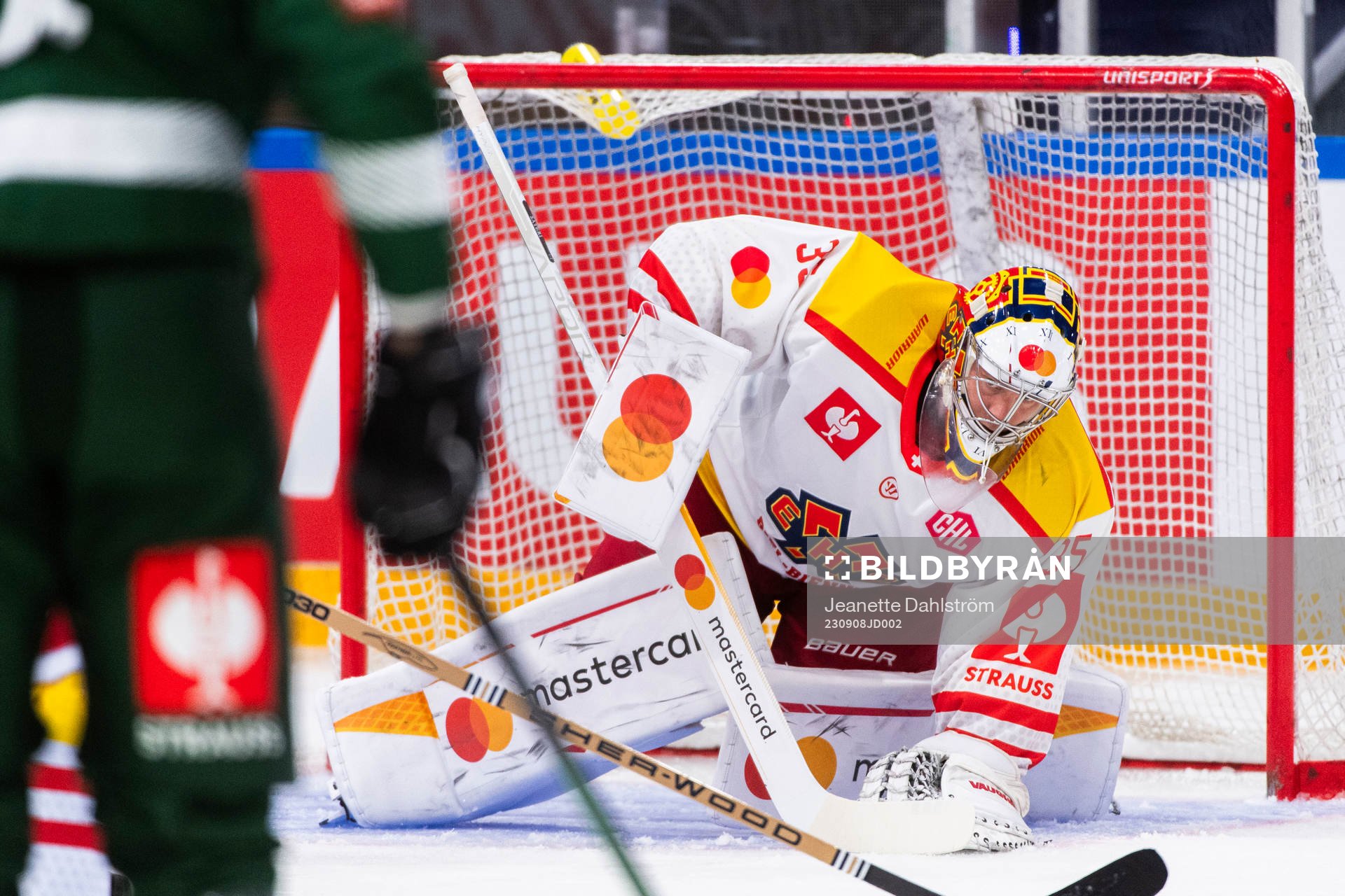 Goaltender Harri Säteri of EHC Biel-Bienne