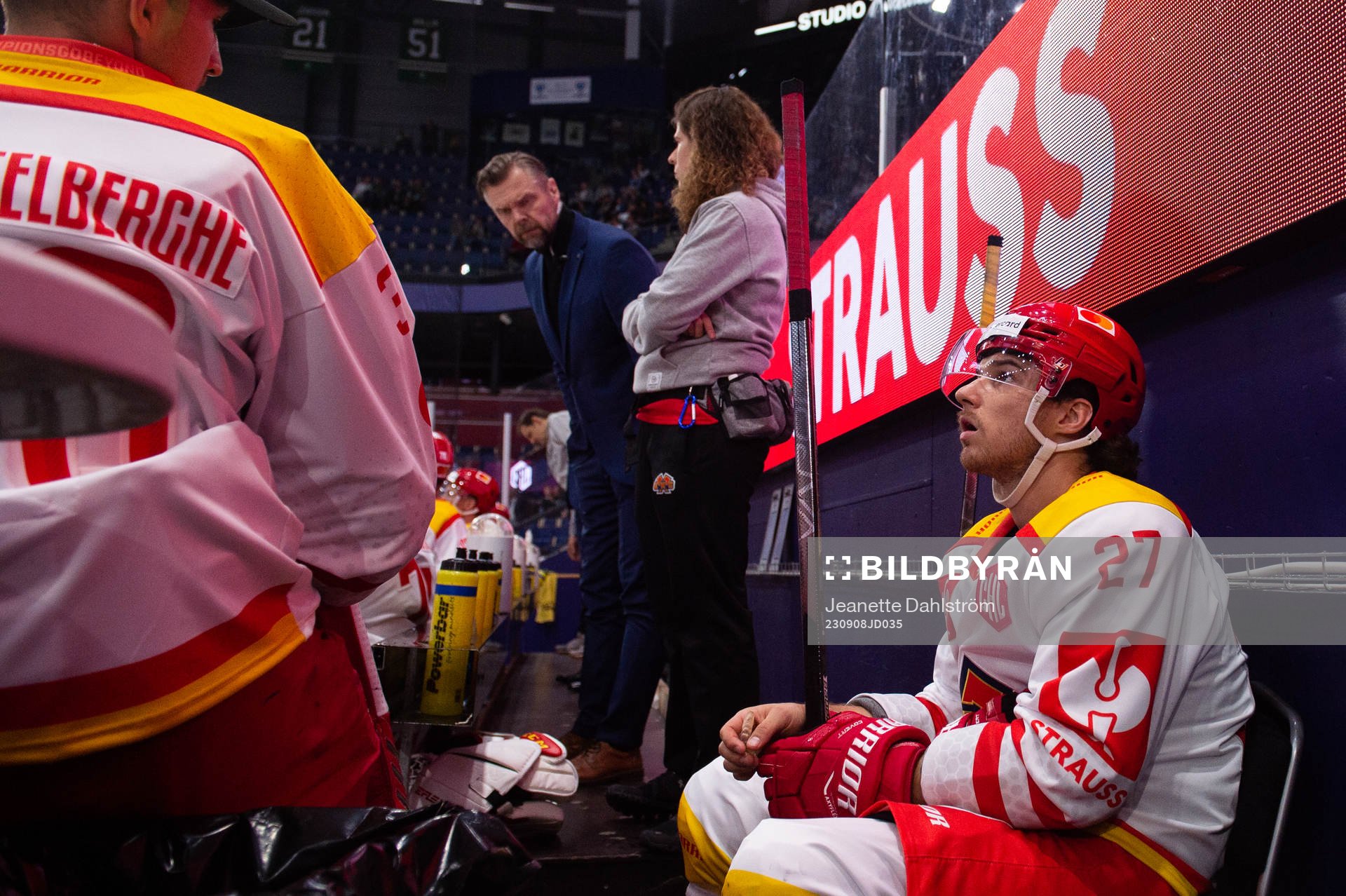 Goaltender Joren Van Pottelberghe and Yannick Rathgeb of