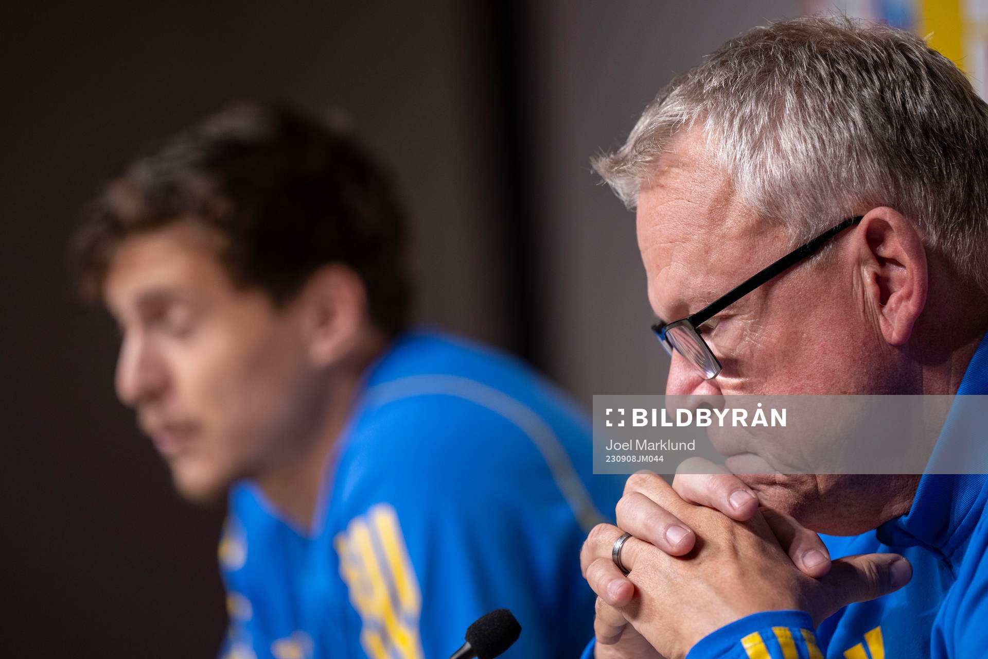 Victor Nilsson Lindelöf and head coach Janne Andersson of