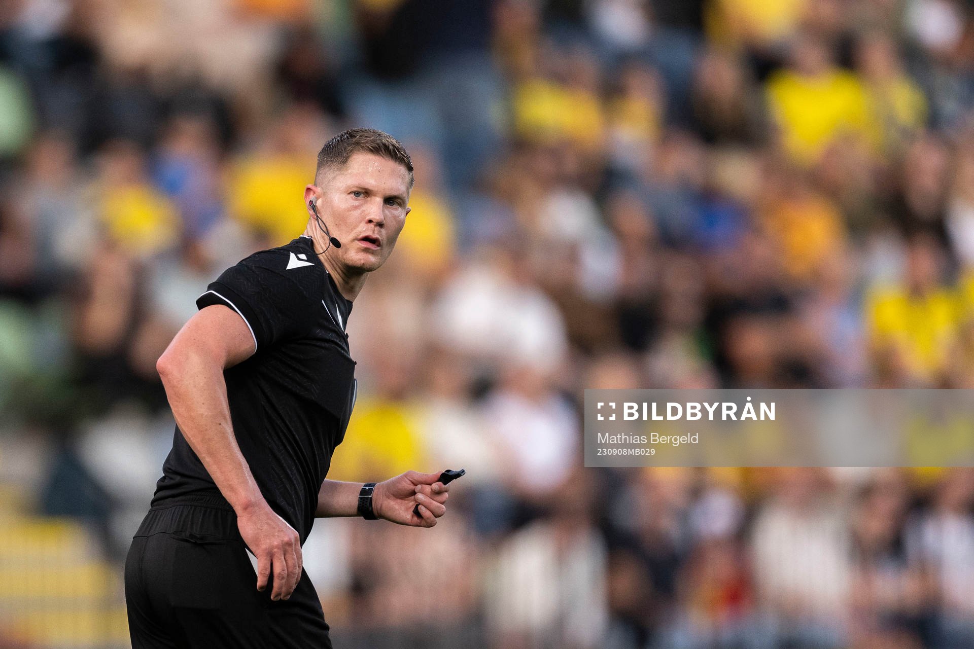 Referee David Dickinson