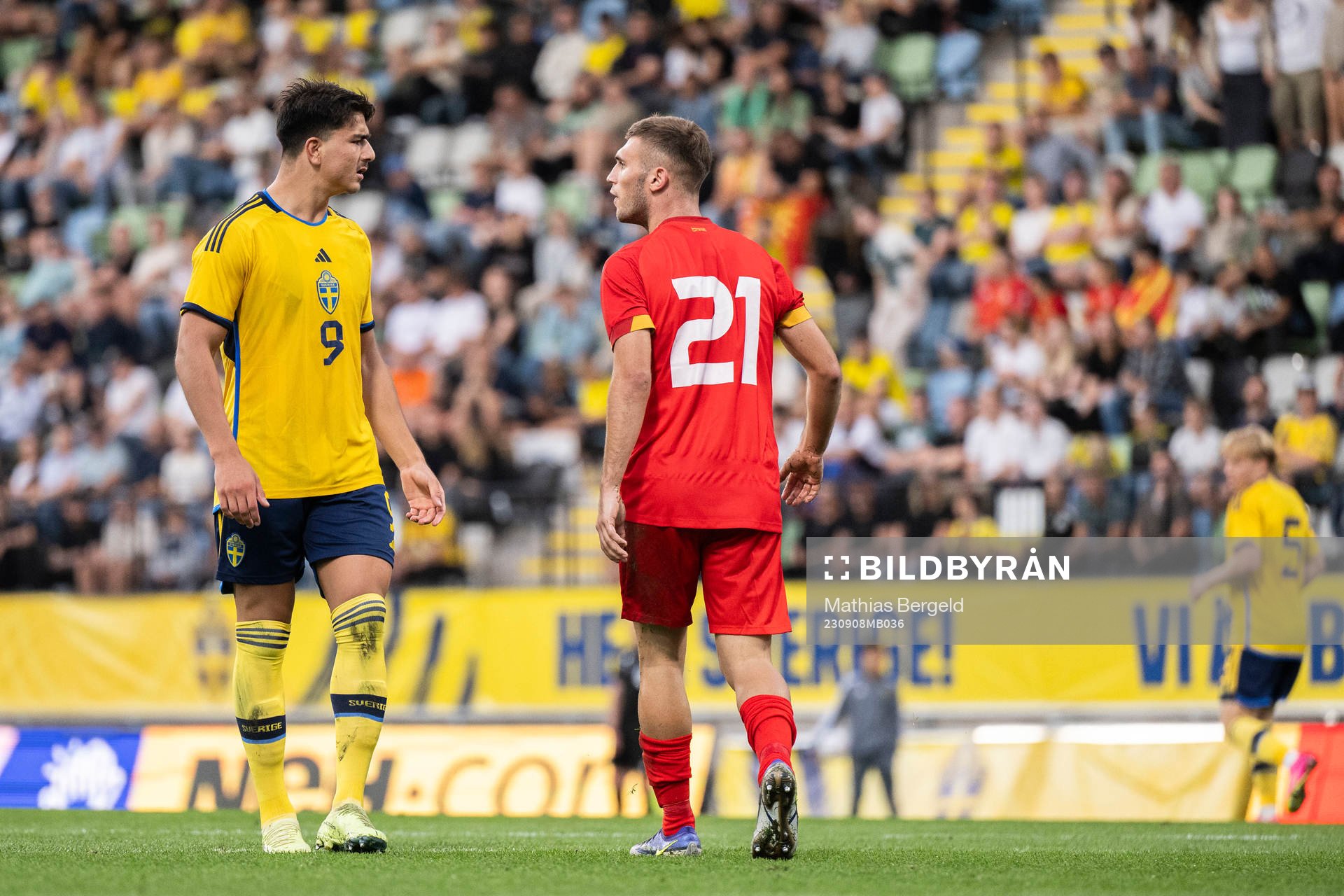 Jusef Erabi of Sweden and Hamza Ramani of North Macedonia