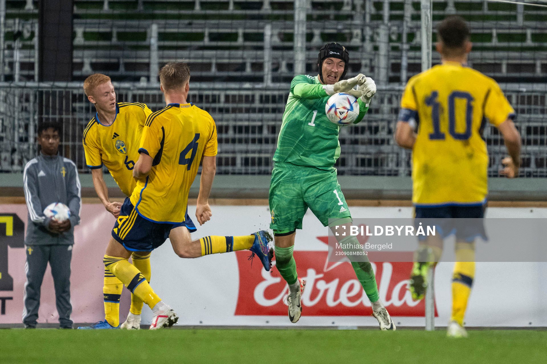 Goalkeeper Noel Törnqvist of Sweden