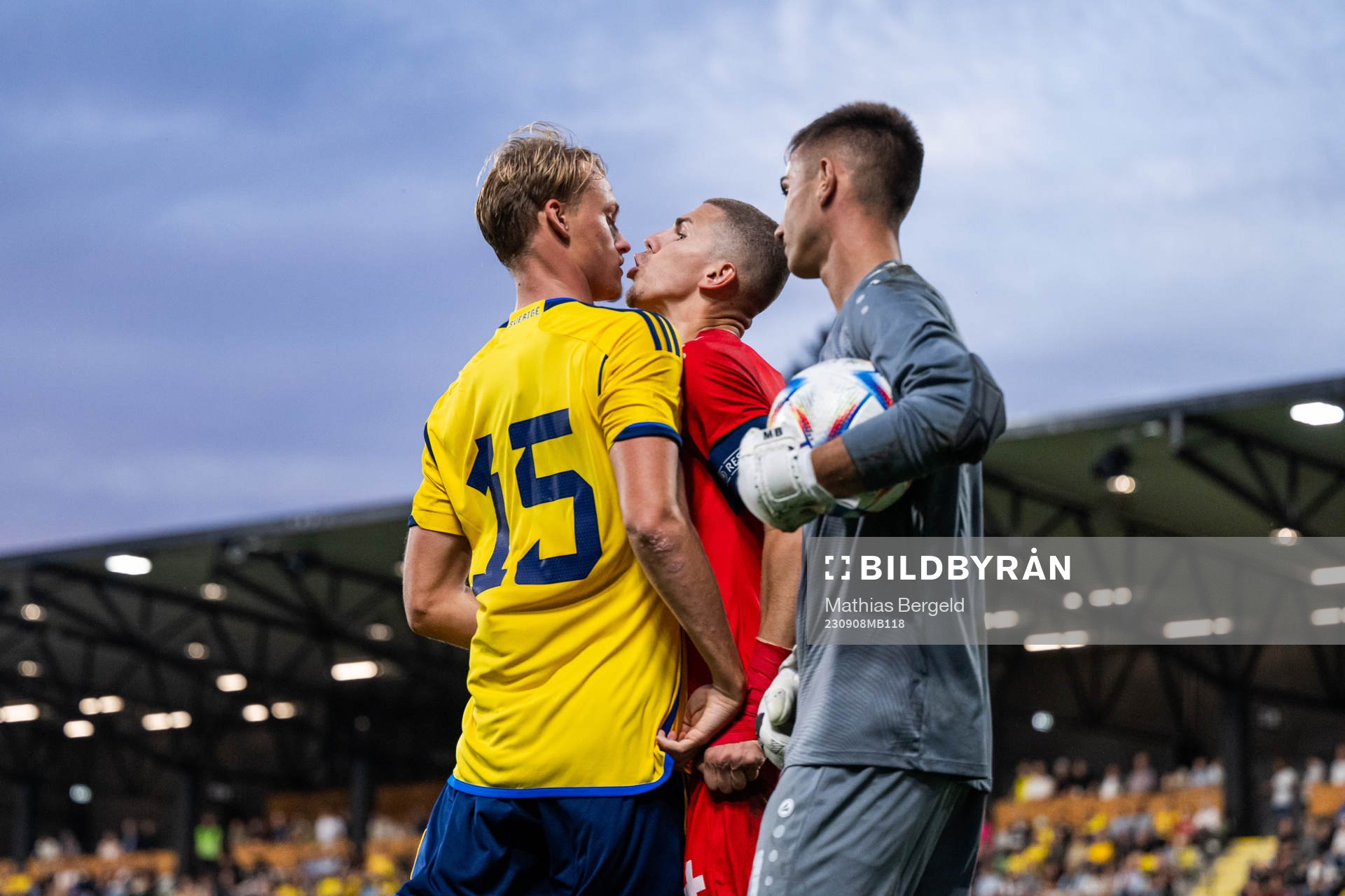 Irritated between Oscar Vilhelmsson of Sweden and Andrej