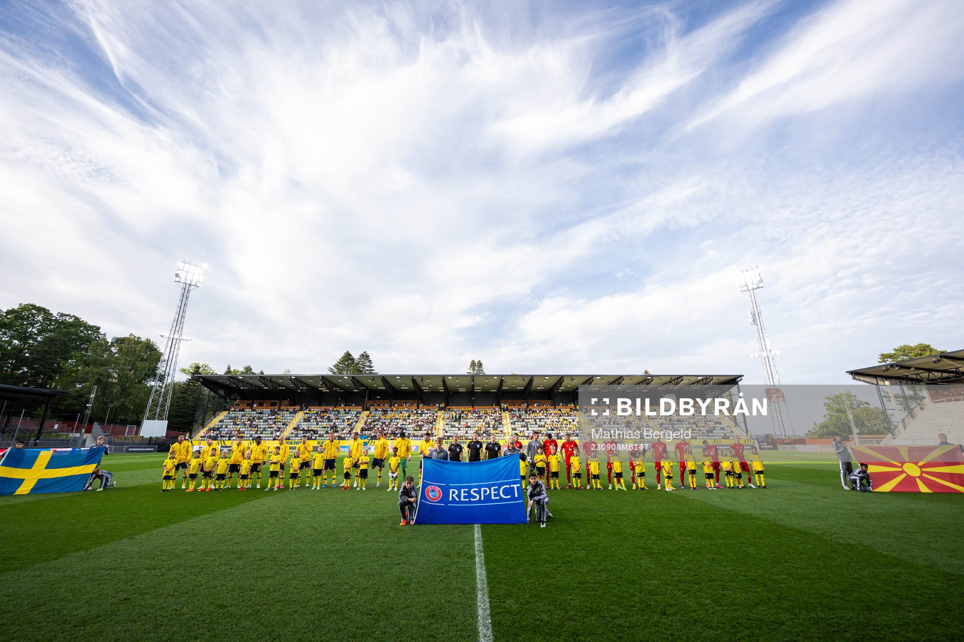 Players of Sweden and of North Macedonia