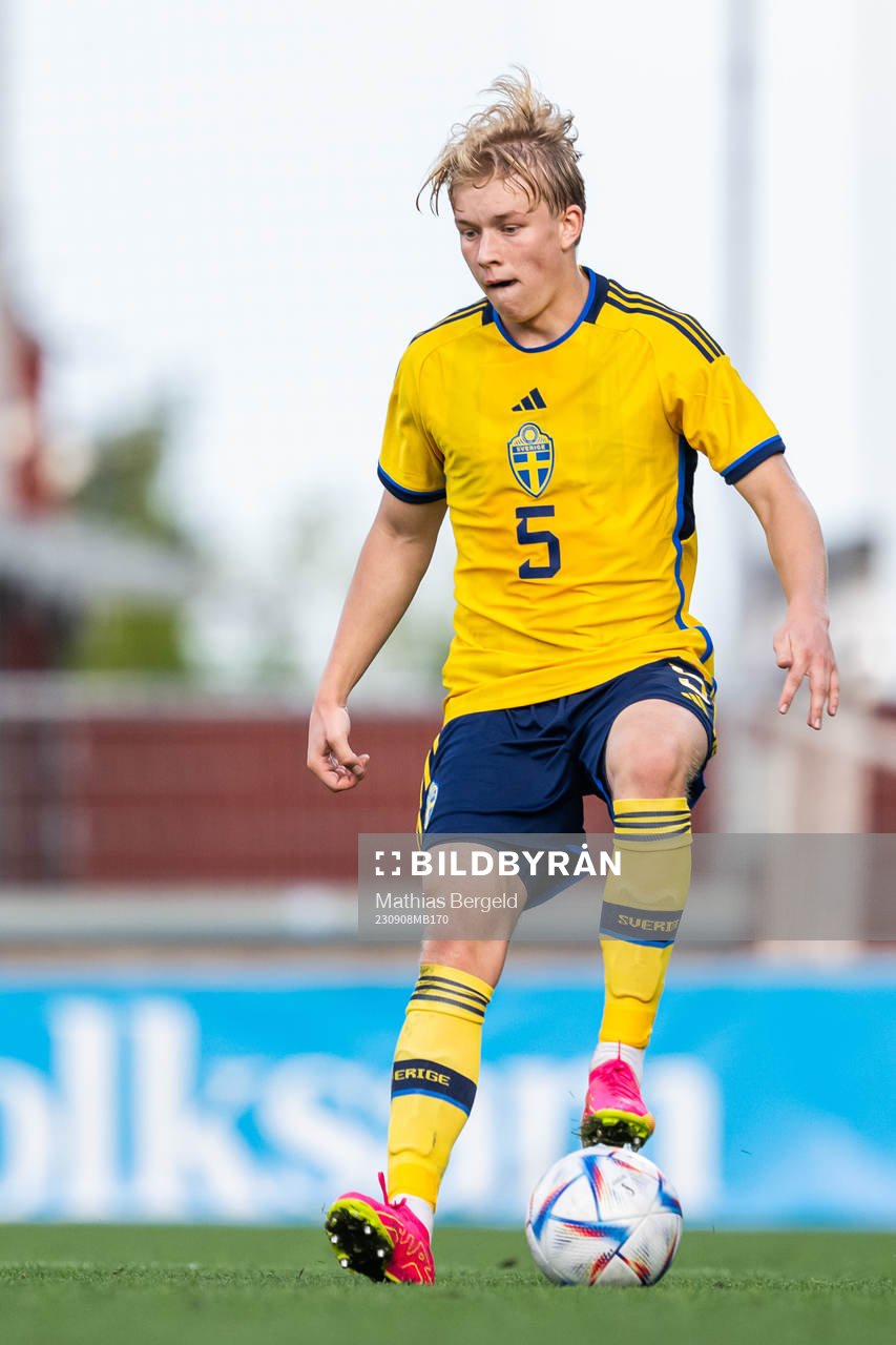 Daniel Svensson of Sweden