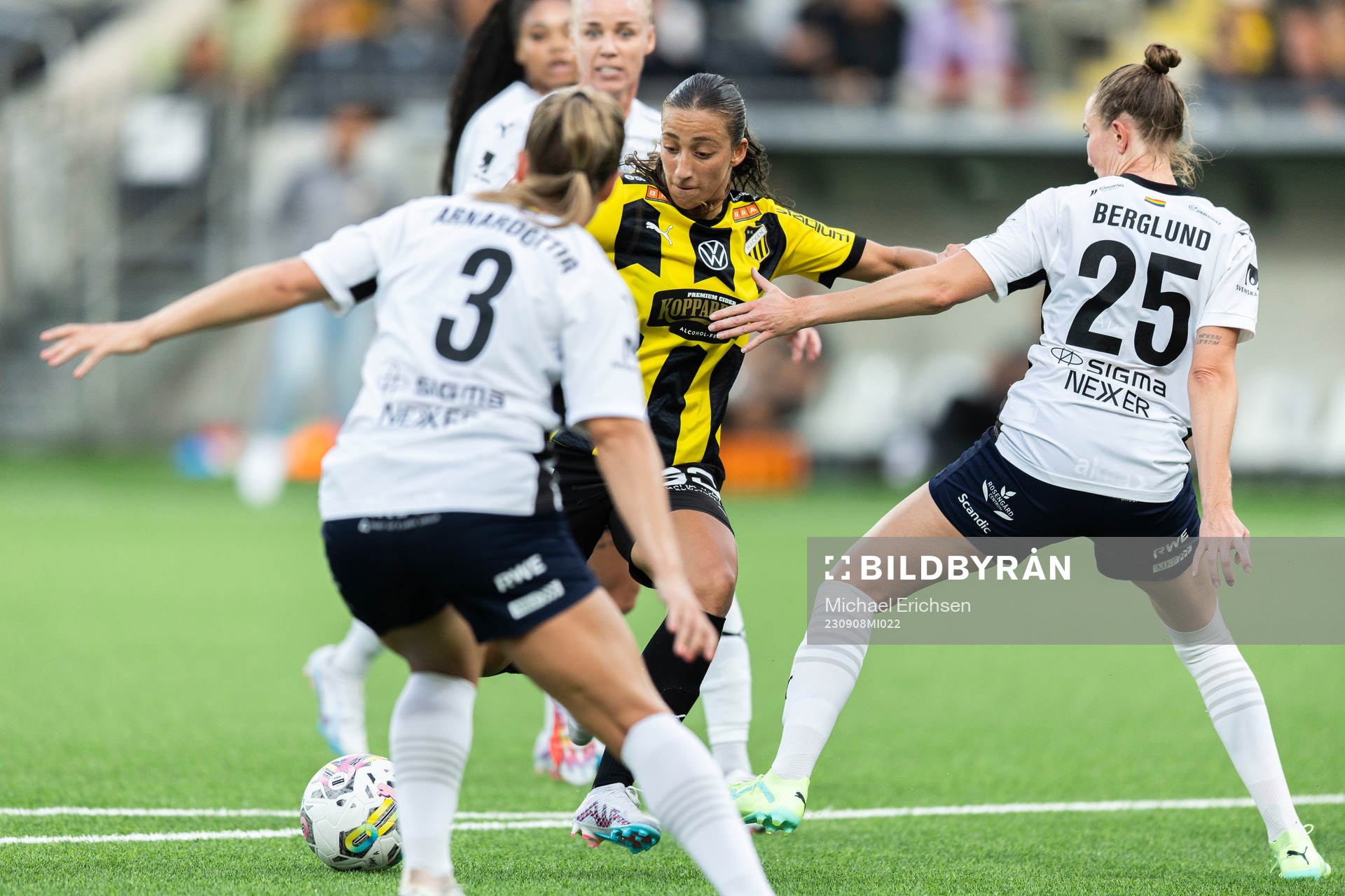 Häckens Rusul Rosa Kafaji, FC Rosengårds Gudrun