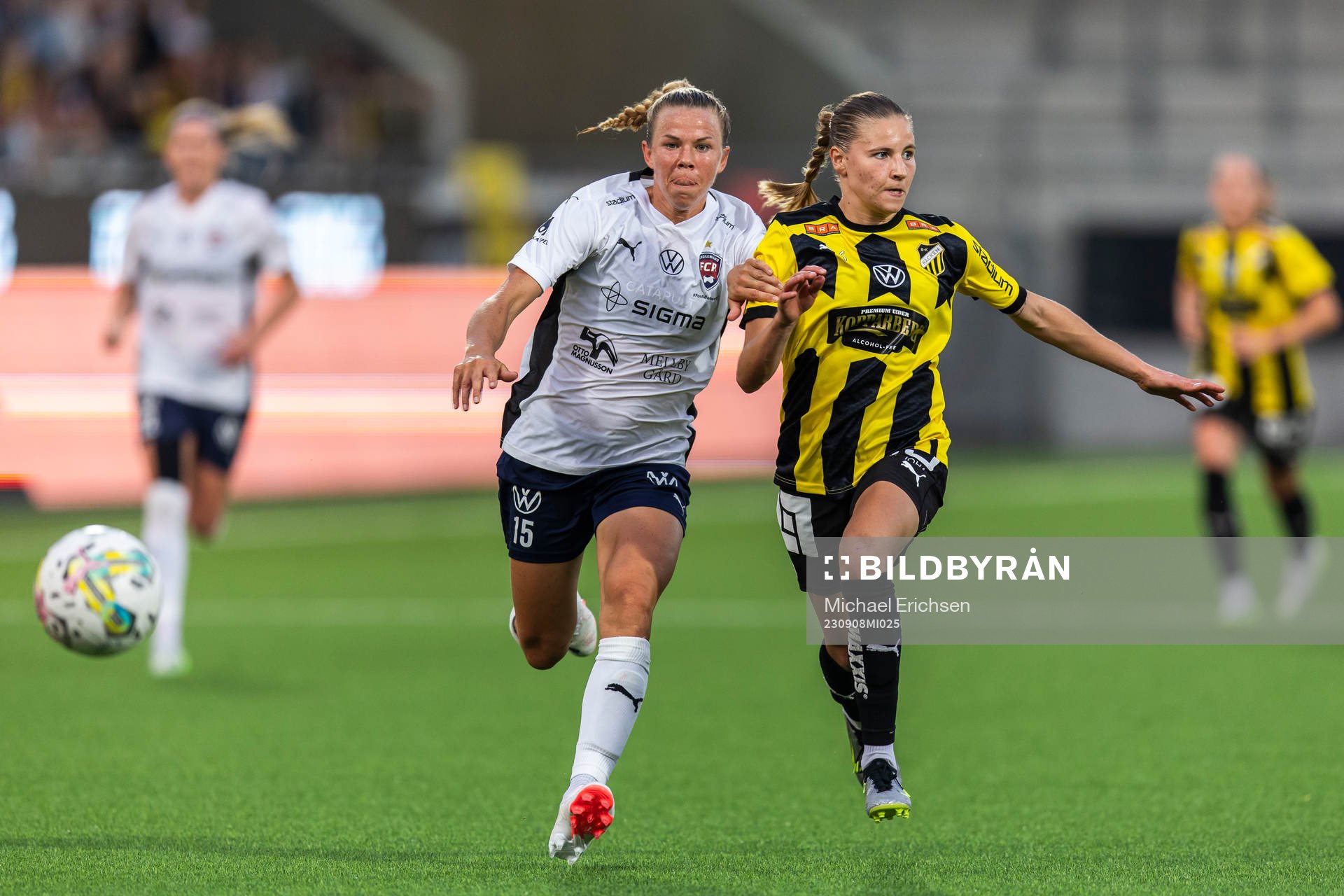 FC Rosengårds Jessica Wik och Häckens Katariina Kosola