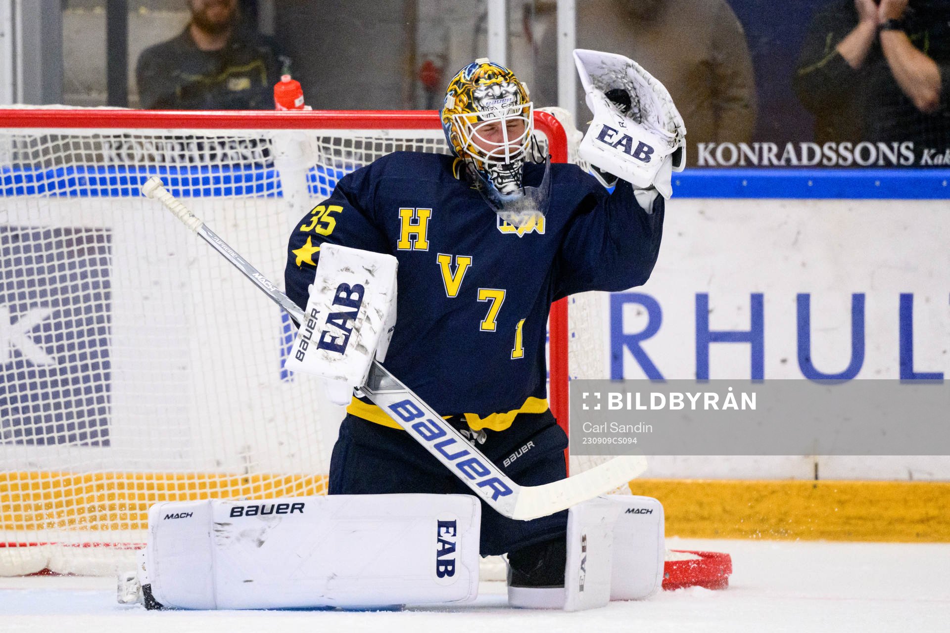 HV71s målvakt Victor Brattström