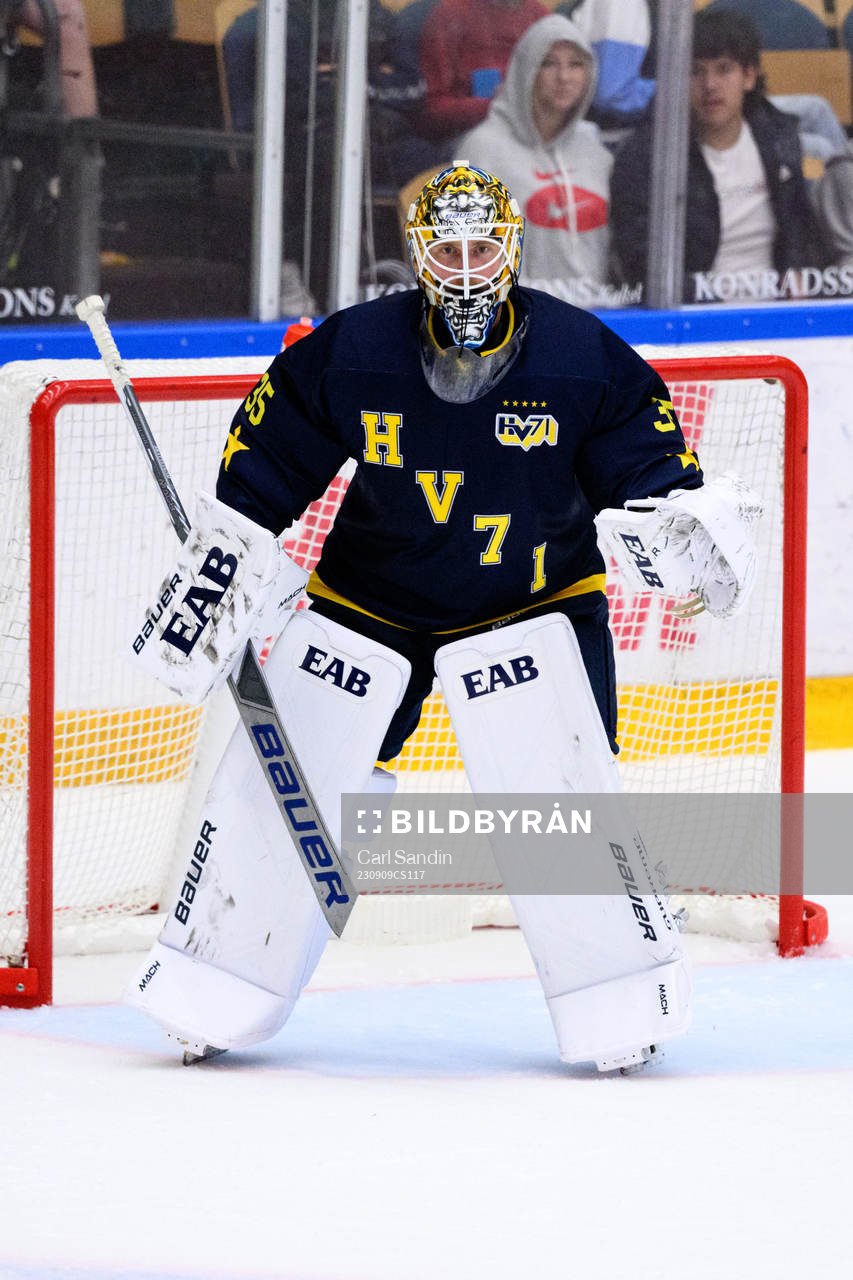 HV71s målvakt Victor Brattström