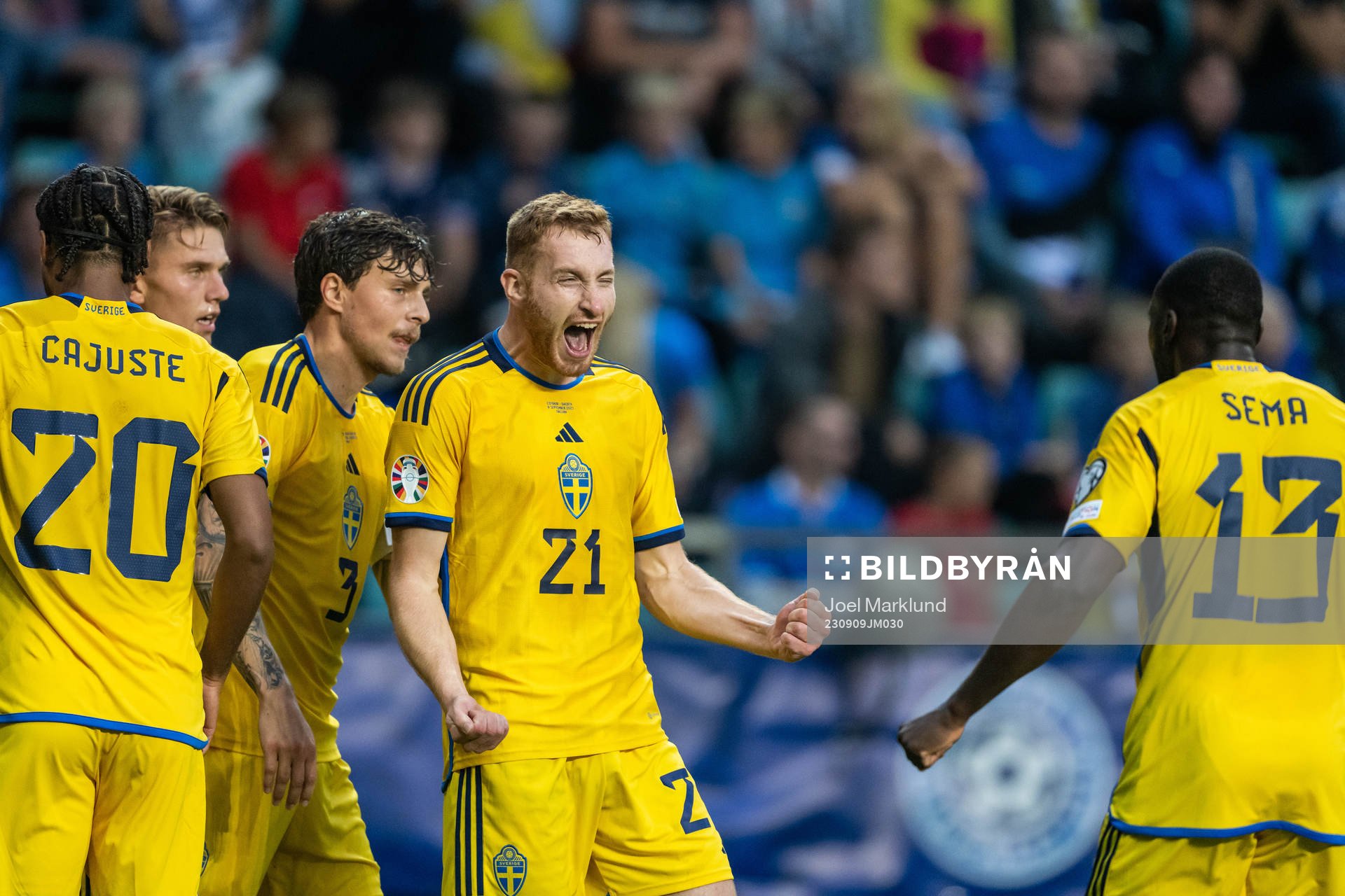 Dejan Kulusevski of Sweden celebrates