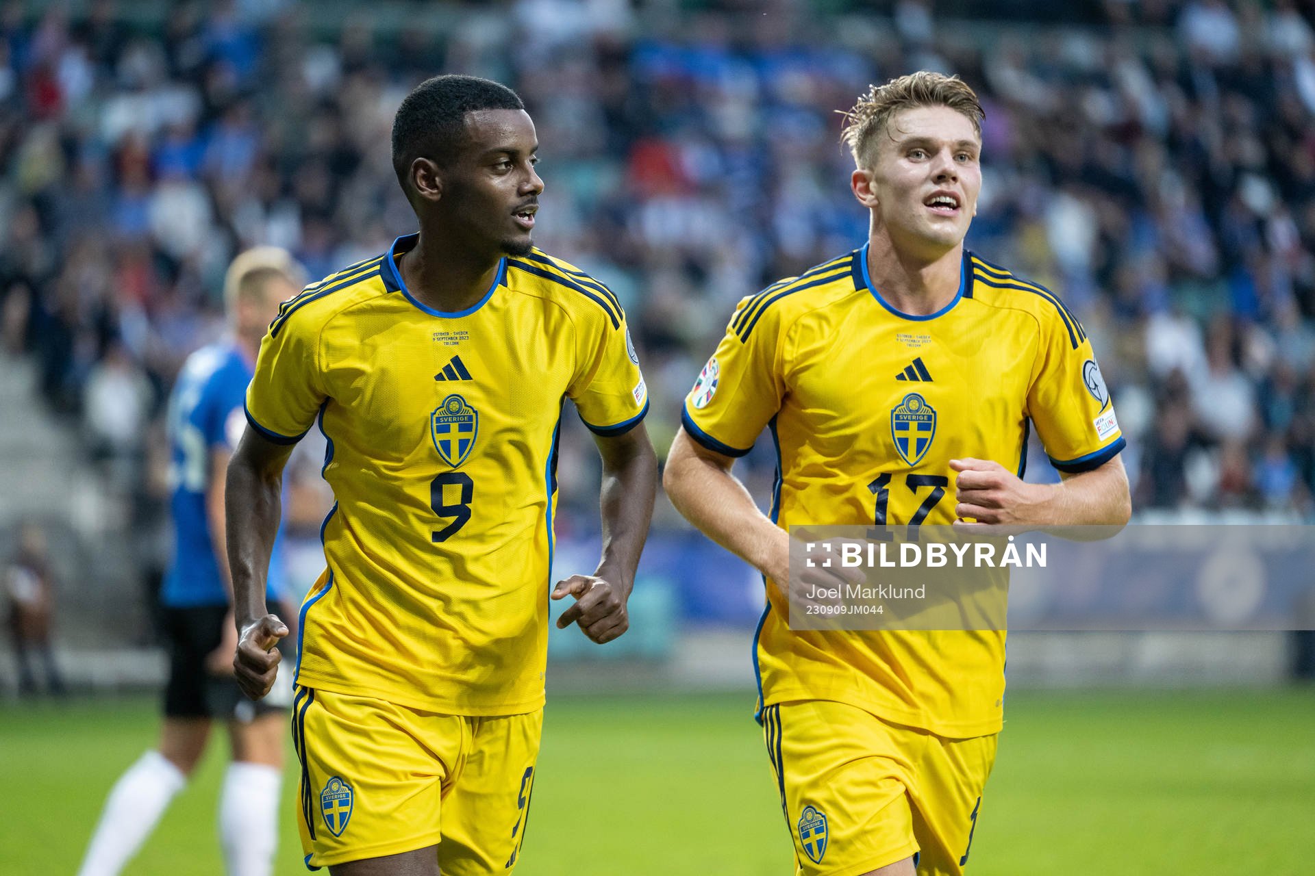 Alexander Isak and Viktor Gyökeres of Sweden celebrate