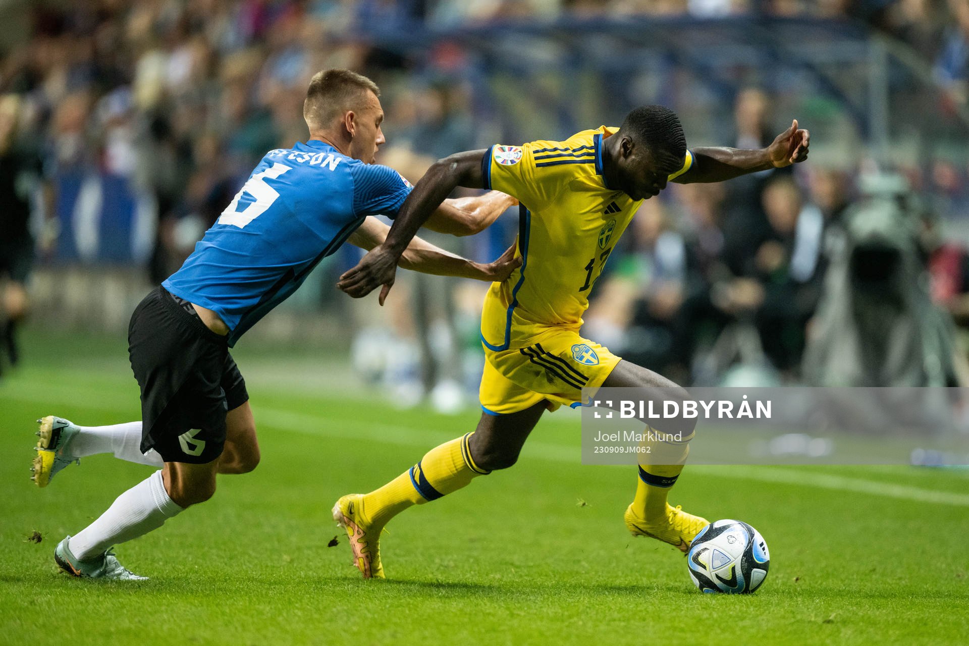 Rasmus Peetson of Estonia and Ken Sema of Sweden