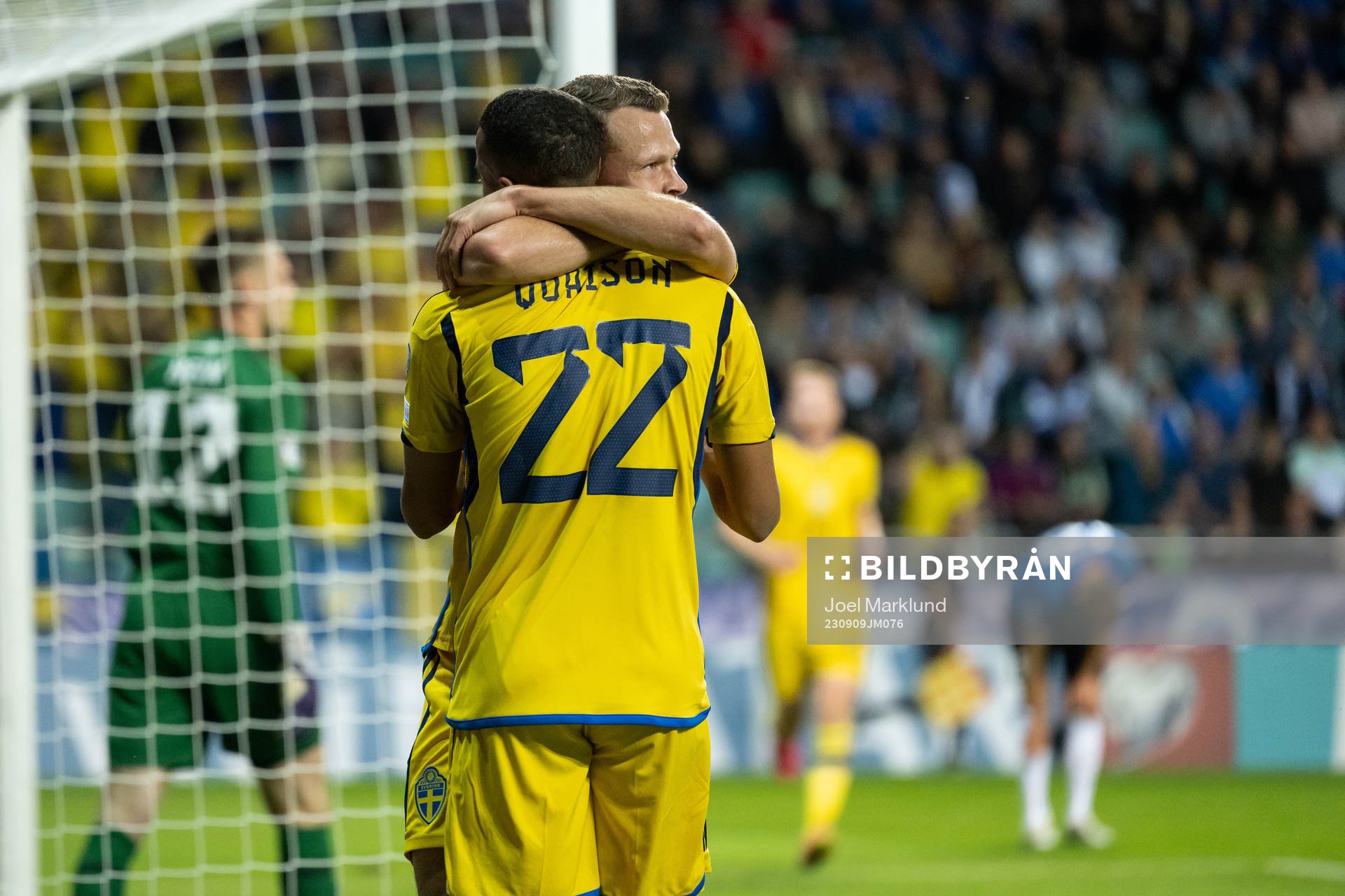 Robin Quaison and Viktor Claesson of Sweden celebrate