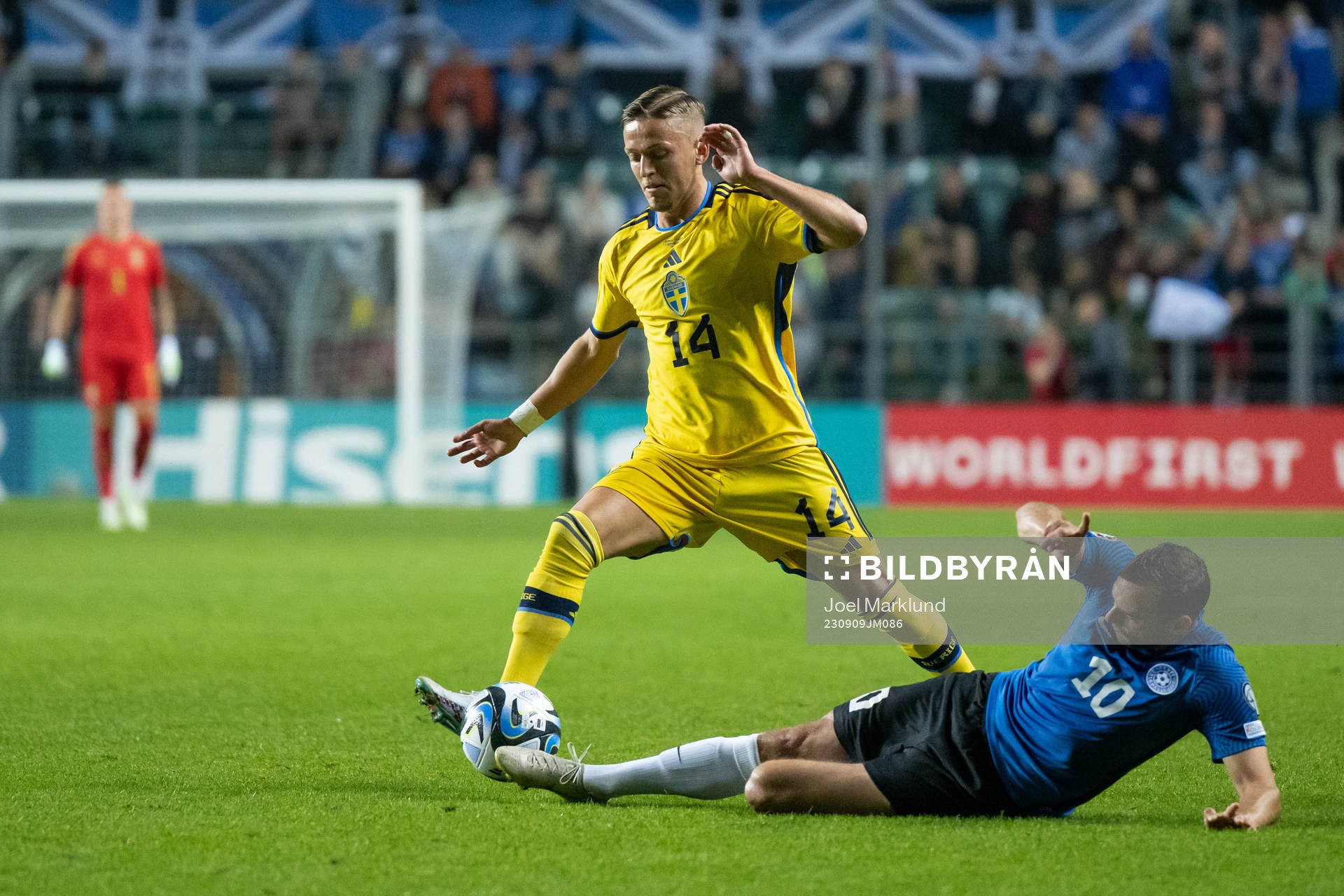 Jesper Karlsson of Sweden and Sergei Zenjov of Estonia