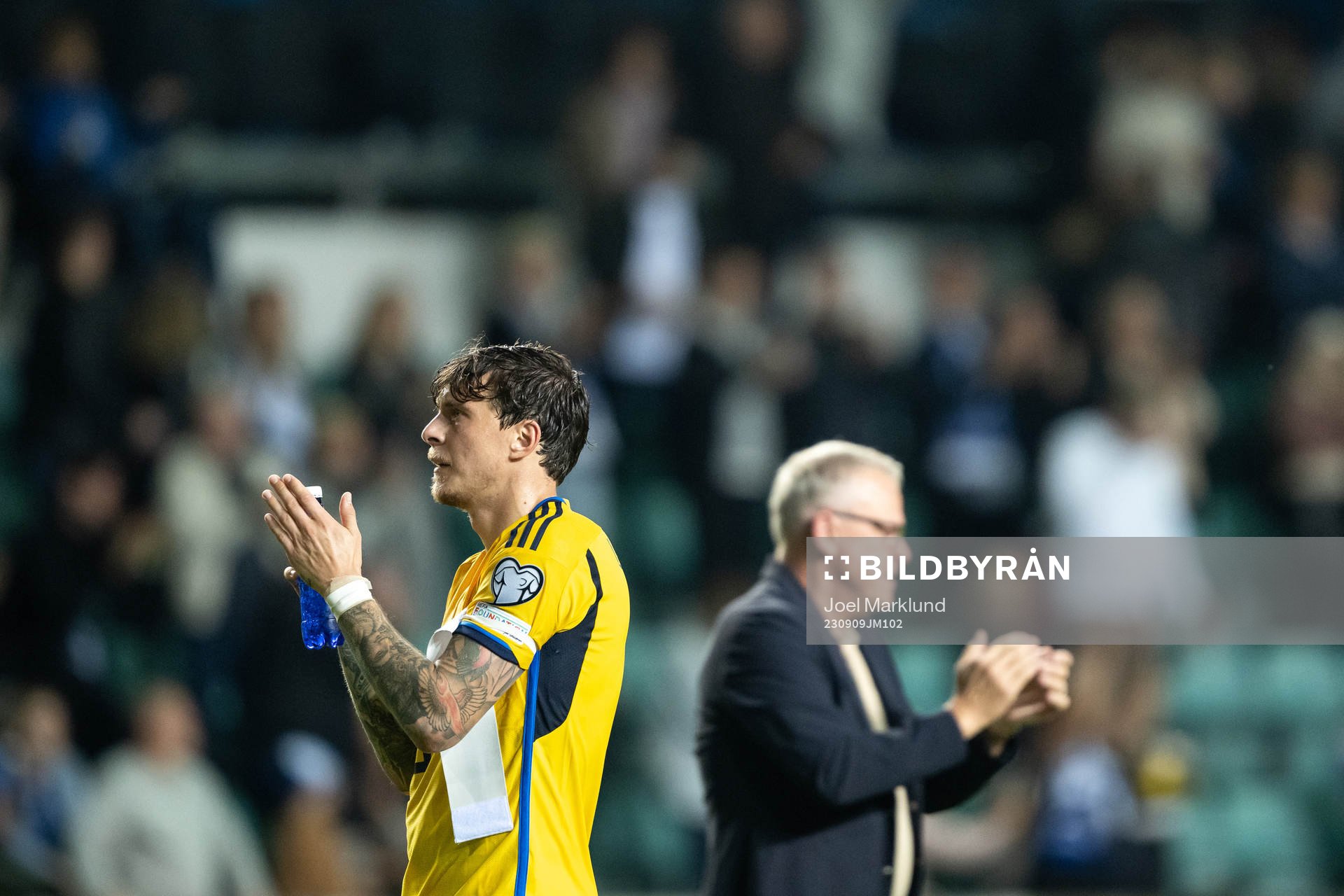 Victor Nilsson Lindelöf and head coach Janne Andersson of