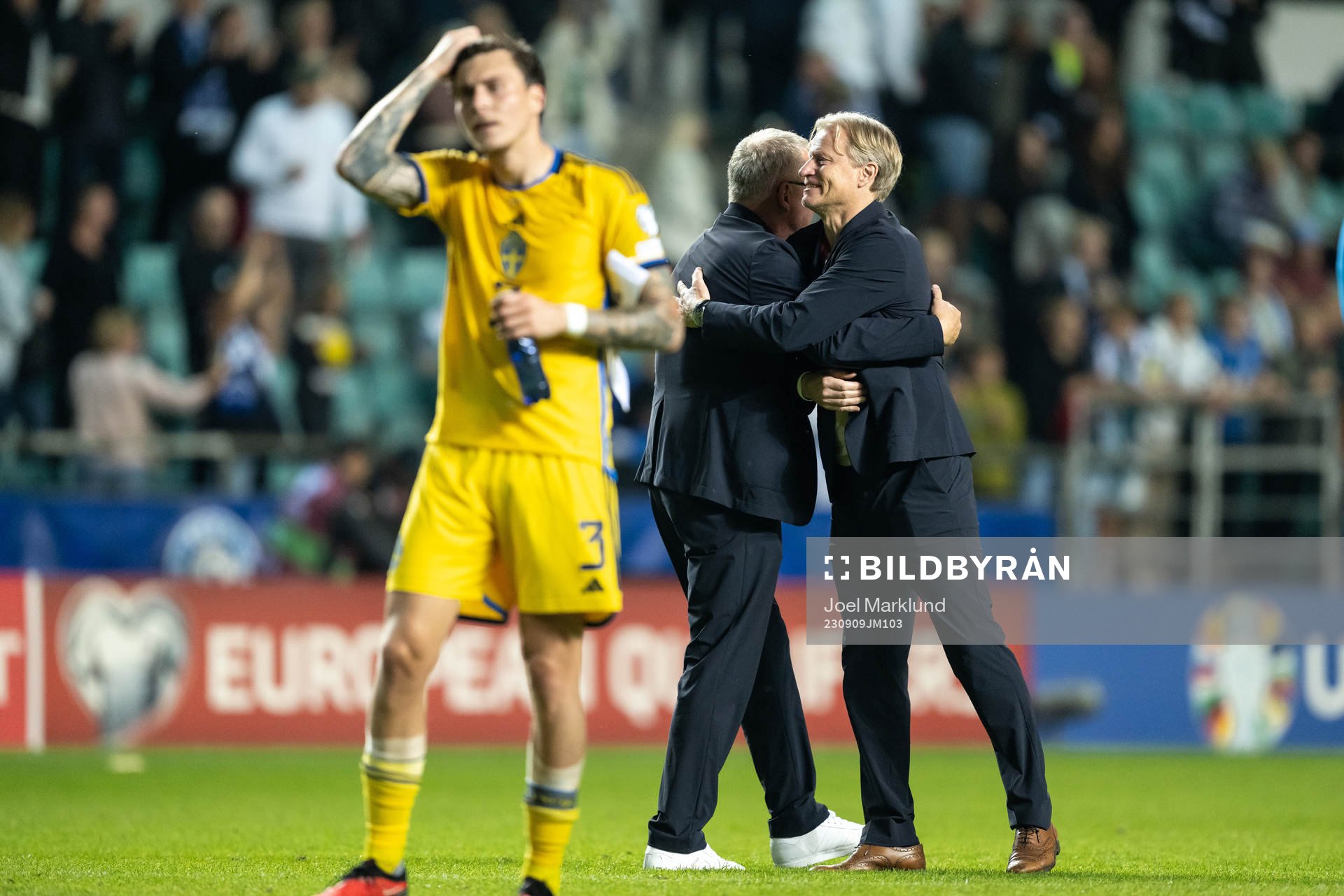 head coach Janne Andersson and team manager Stefan