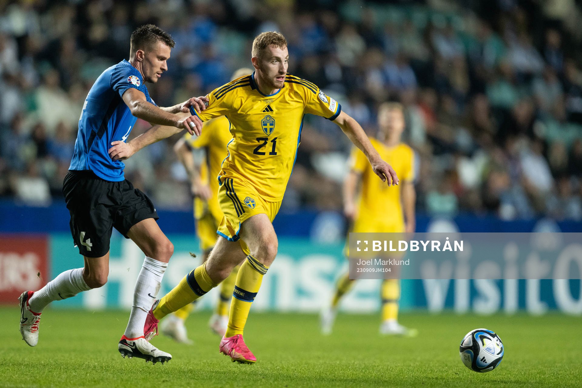 Mattias Käit of Estonia and Dejan Kulusevski of Sweden