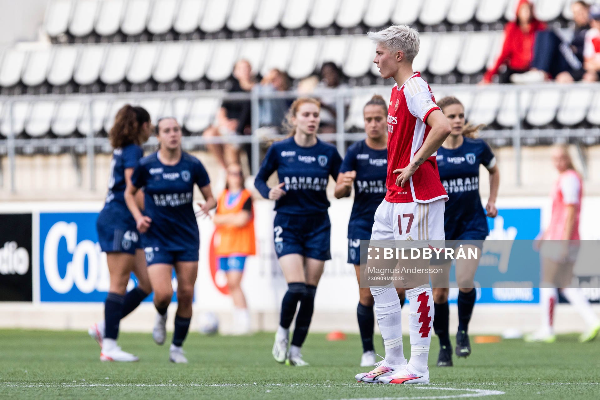 Lina Hurtig of Arsenal looks dejected