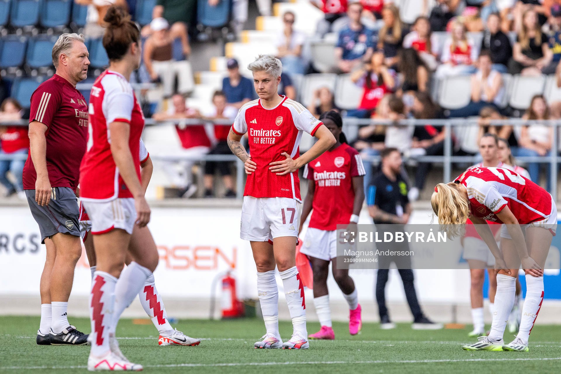 Lina Hurtig of Arsenal looks dejected