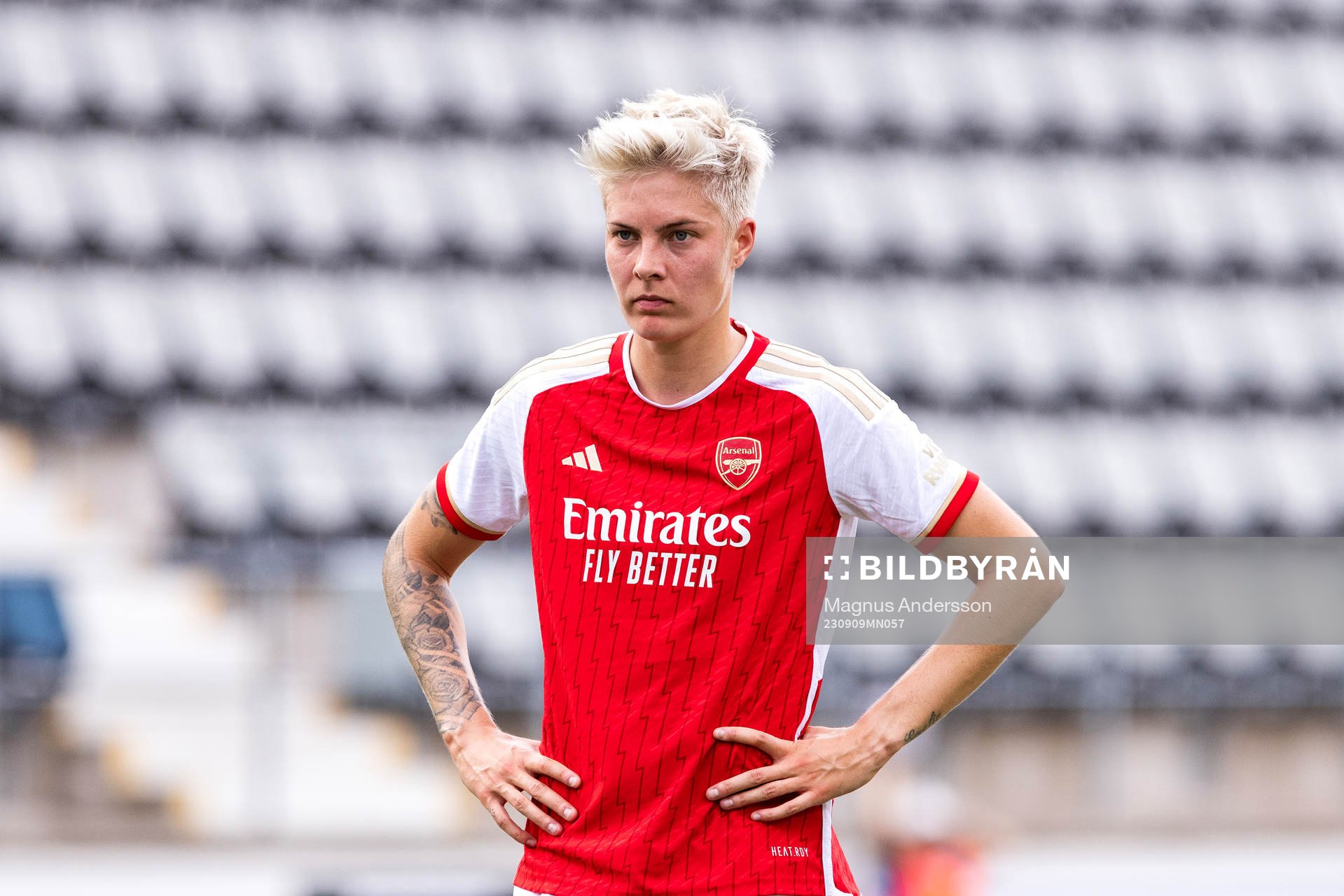 Lina Hurtig of Arsenal looks dejected
