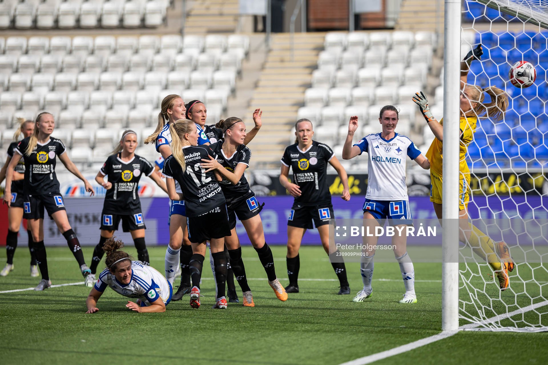 IFK Norrköpings Shannon Woeller gör 1-0