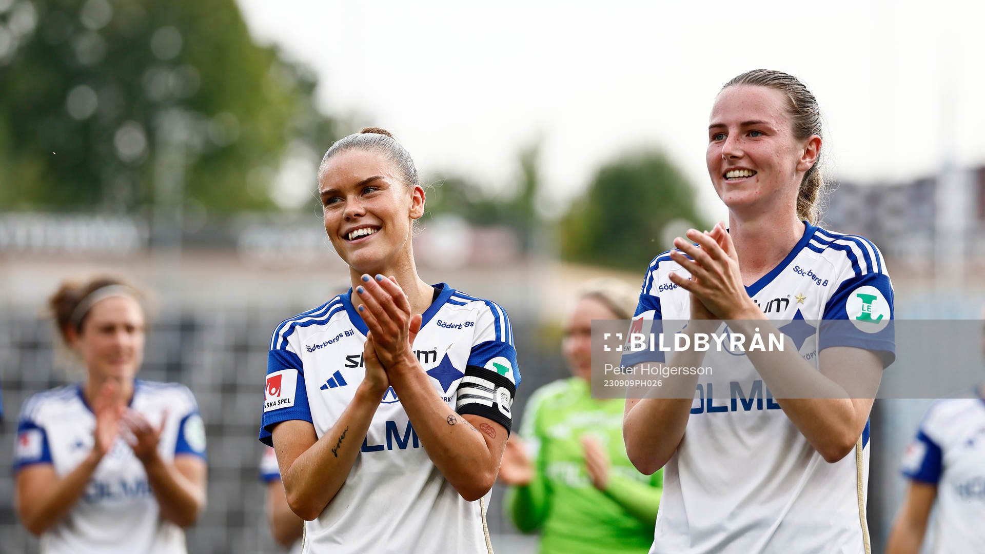 IFK Norrköpings Chelsie Dawber och My Cato jublar