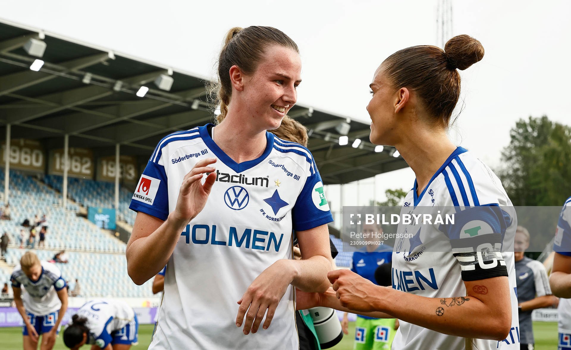 IFK Norrköpings Chelsie Dawber och My Cato strax före