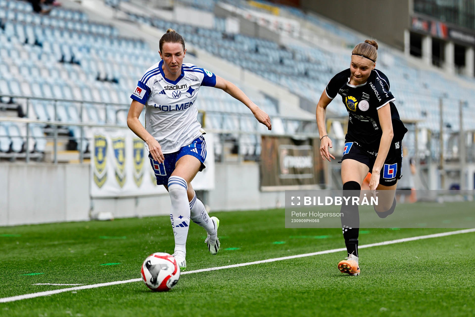 IFK Norrköpings Chelsie Dawber och IK Uppsalas Julia