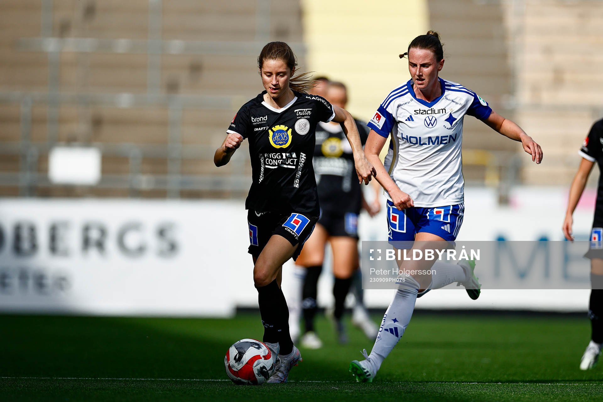 IK Uppsalas Charléne Nowotny och IFK Norrköpings Chelsie