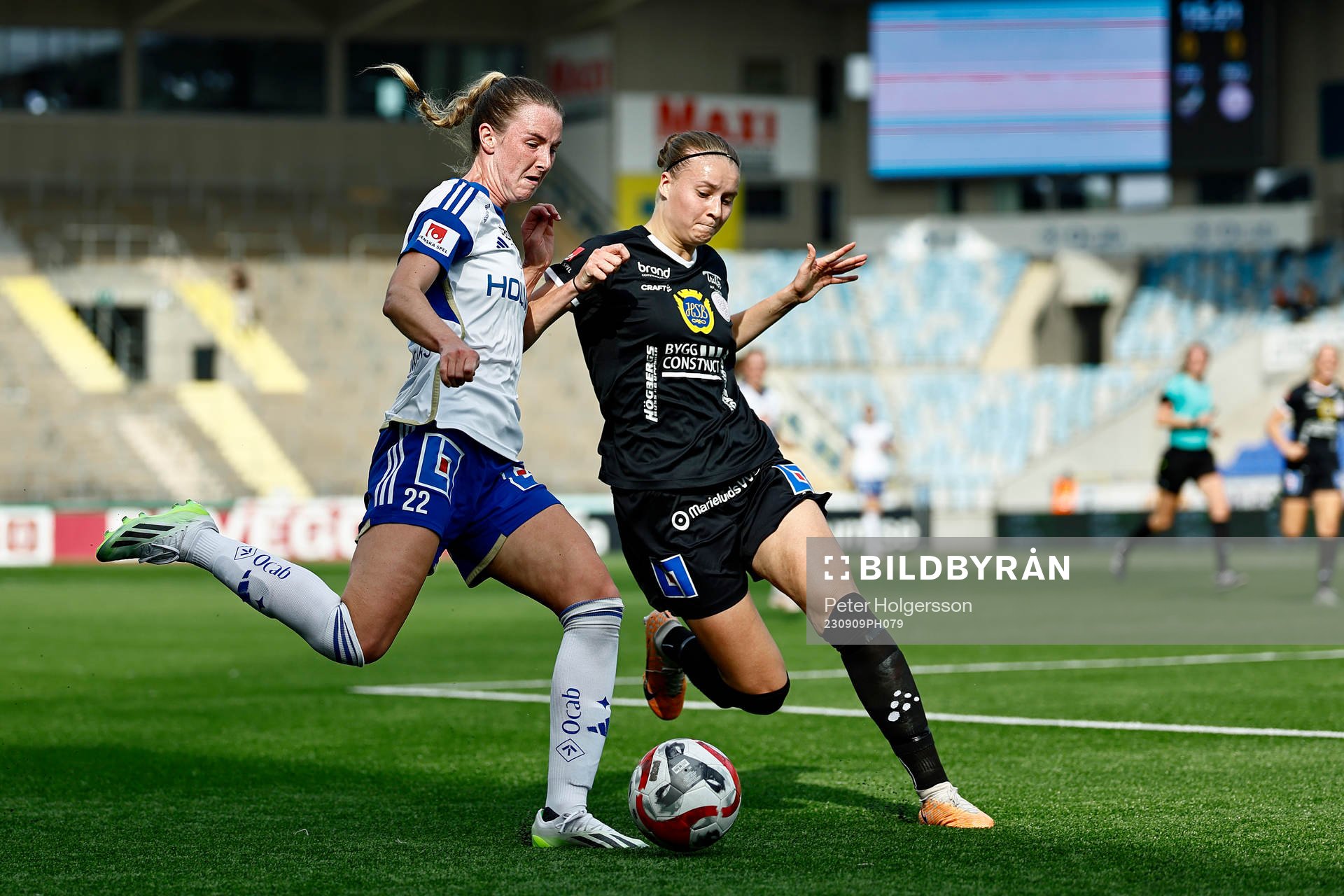IFK Norrköpings Chelsie Dawber och IK Uppsalas Julia