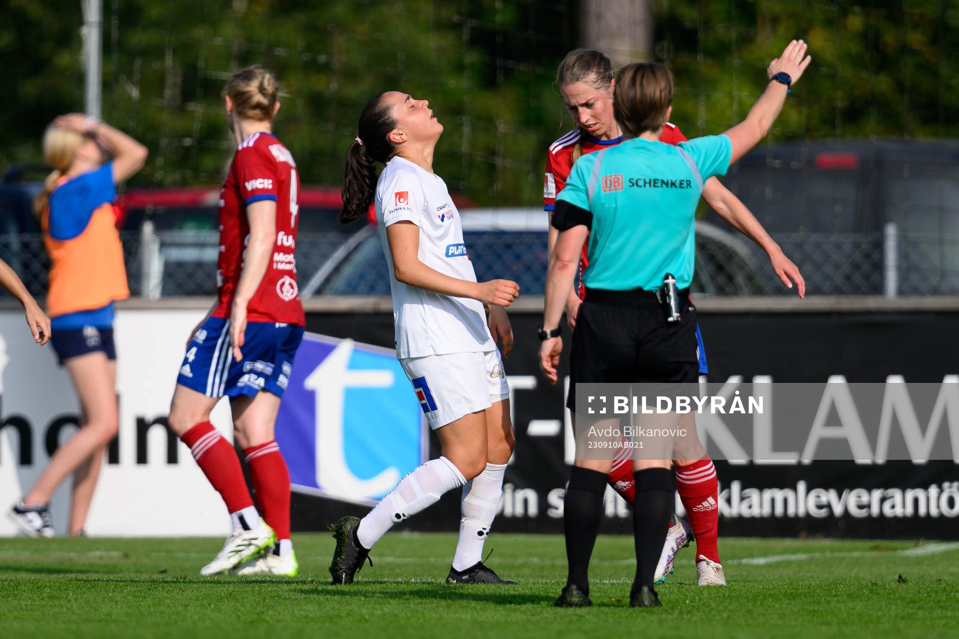 Växjö DFFs Heidi Elisabeth Ellingsen deppar