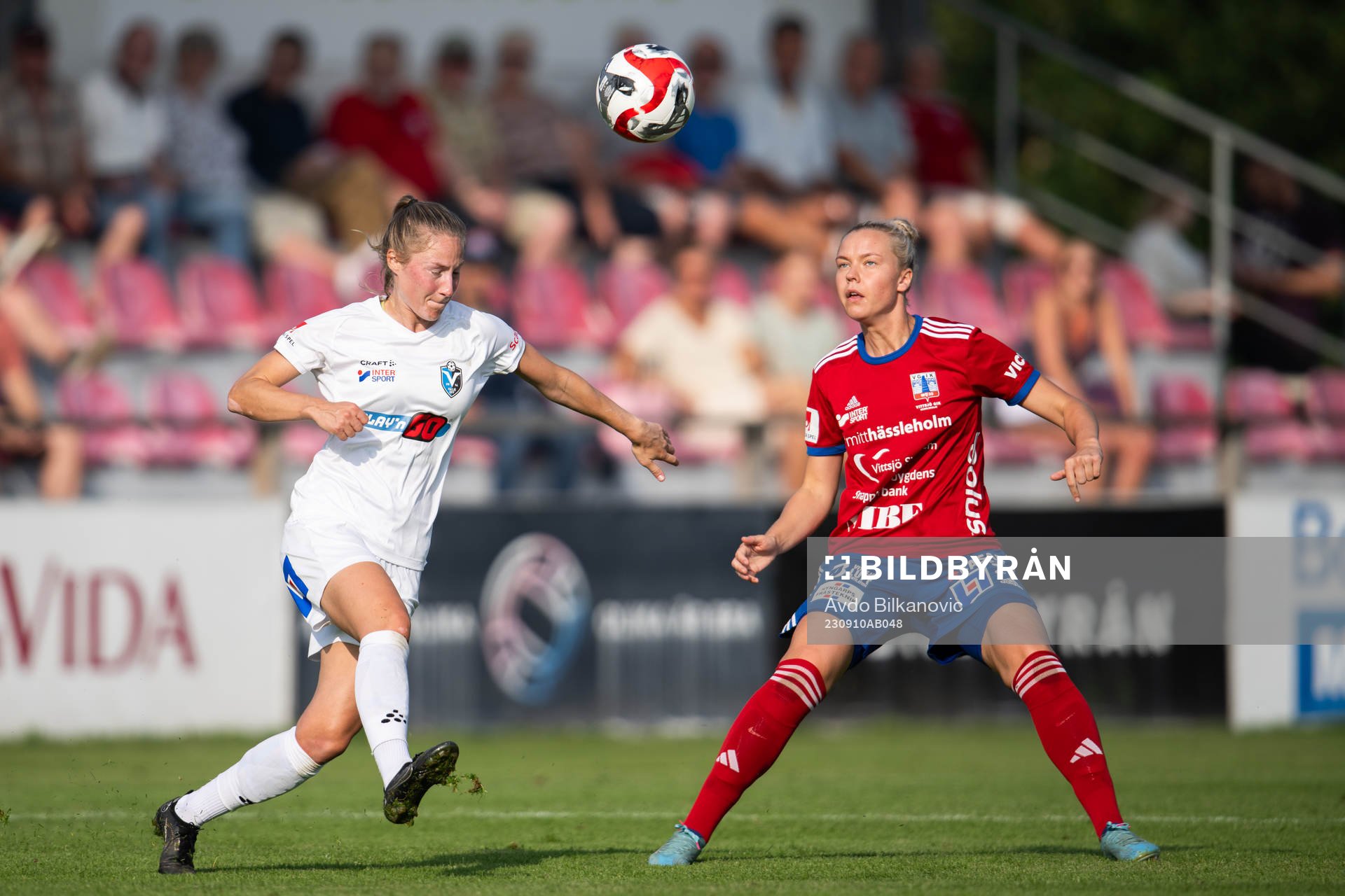 Vittsjös Kajsa Lind och Växjö DFFs Juliette Mikaela