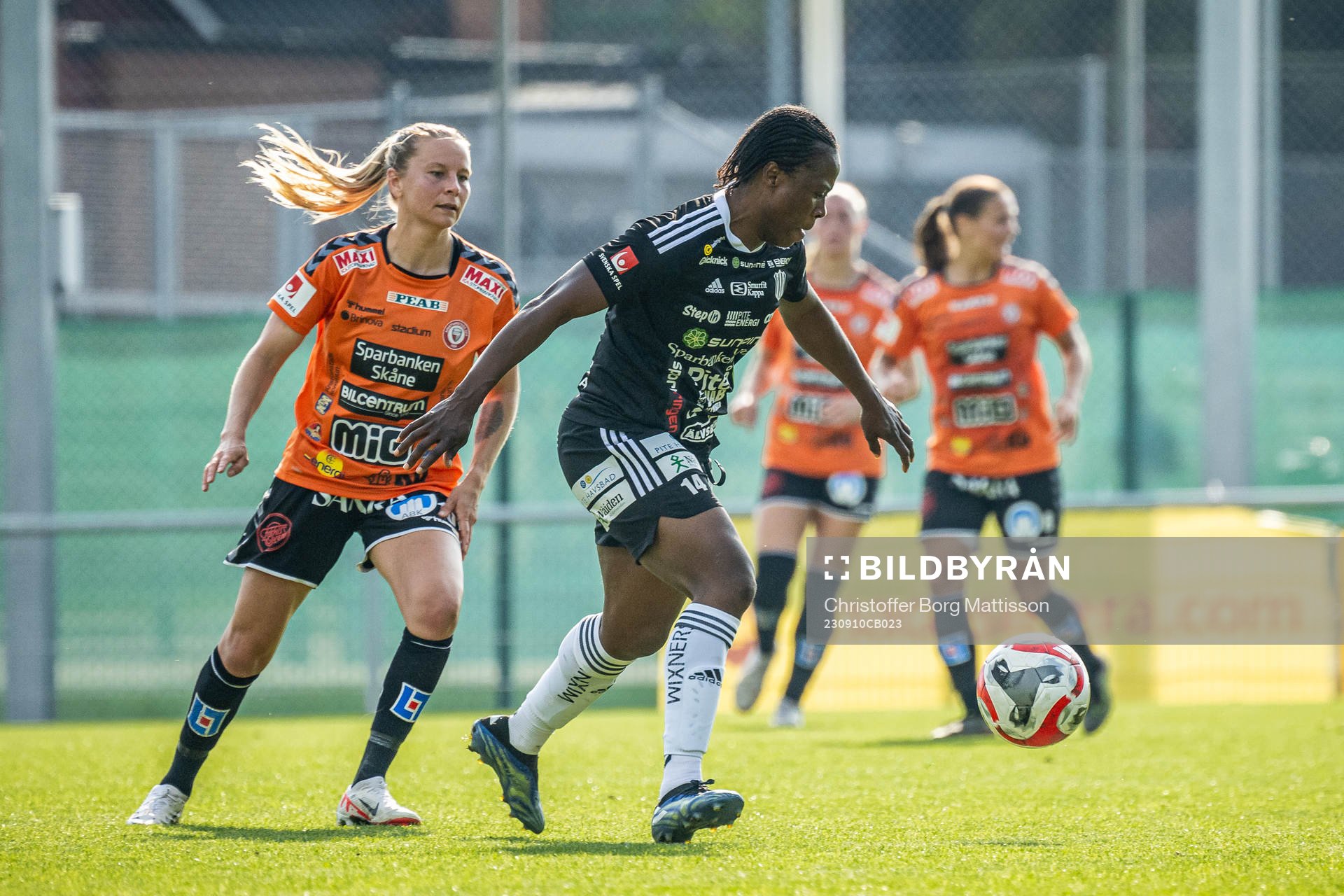 Kristianstads Emmi Alanen och Piteås Faith Ikidi Michael