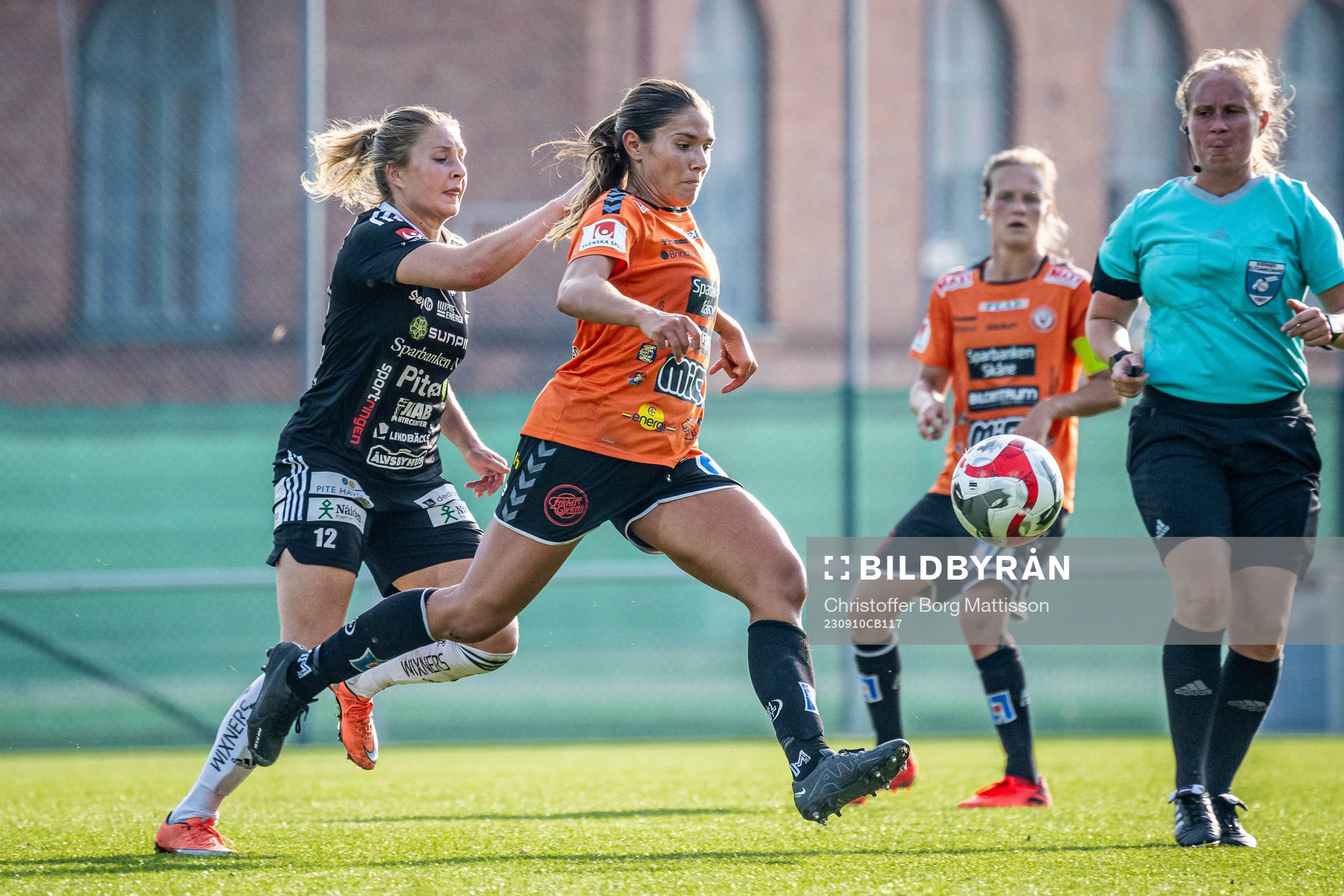 Piteås Fanny Andersson och Kristianstads Carly Wickenheiser