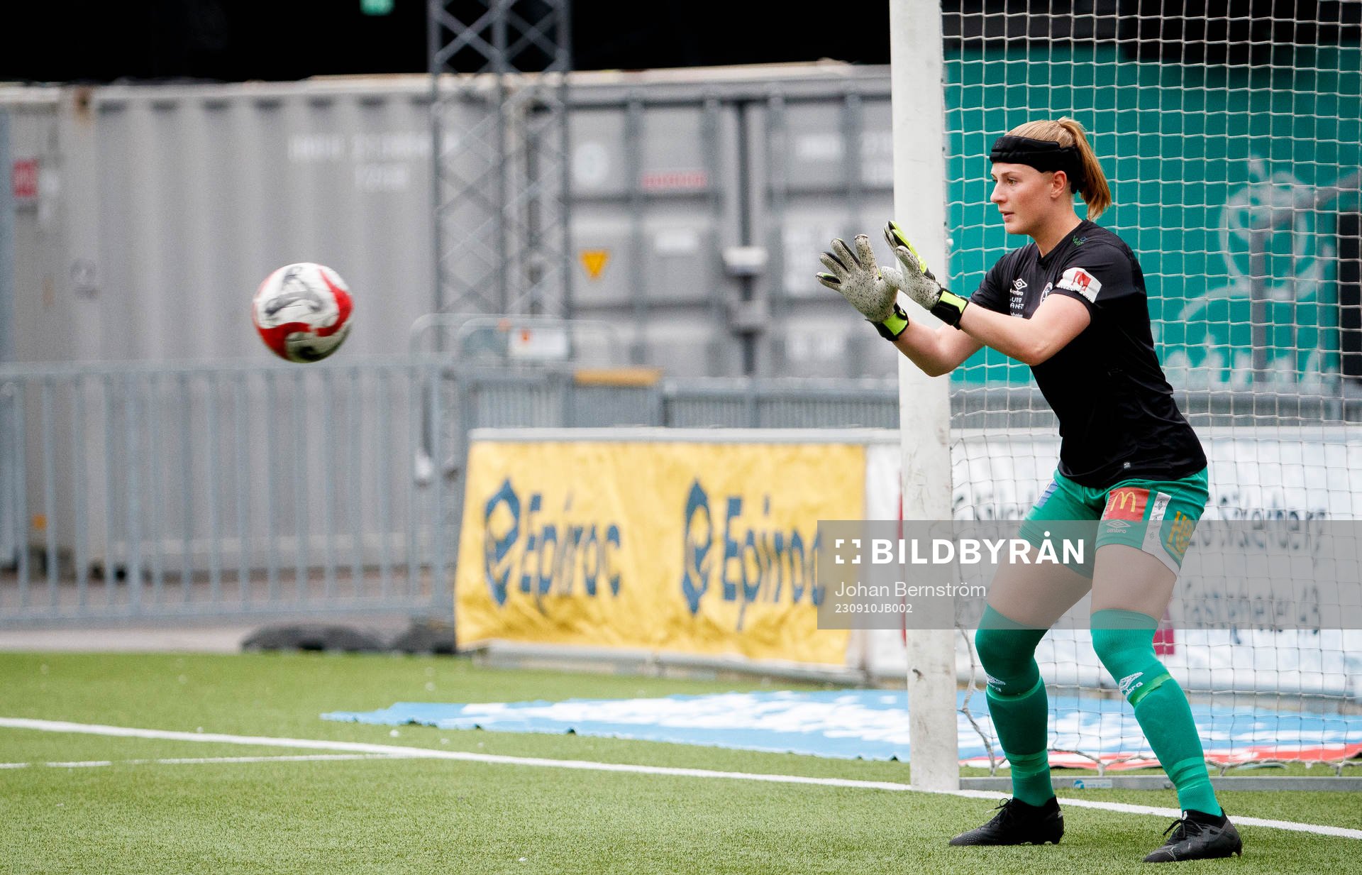 Örebros Tove Enblom inför fotbollsmatchen i Damallsvenskan mellan KIF Örebro och Kalmar den 10 september 2023 i Örebro. 